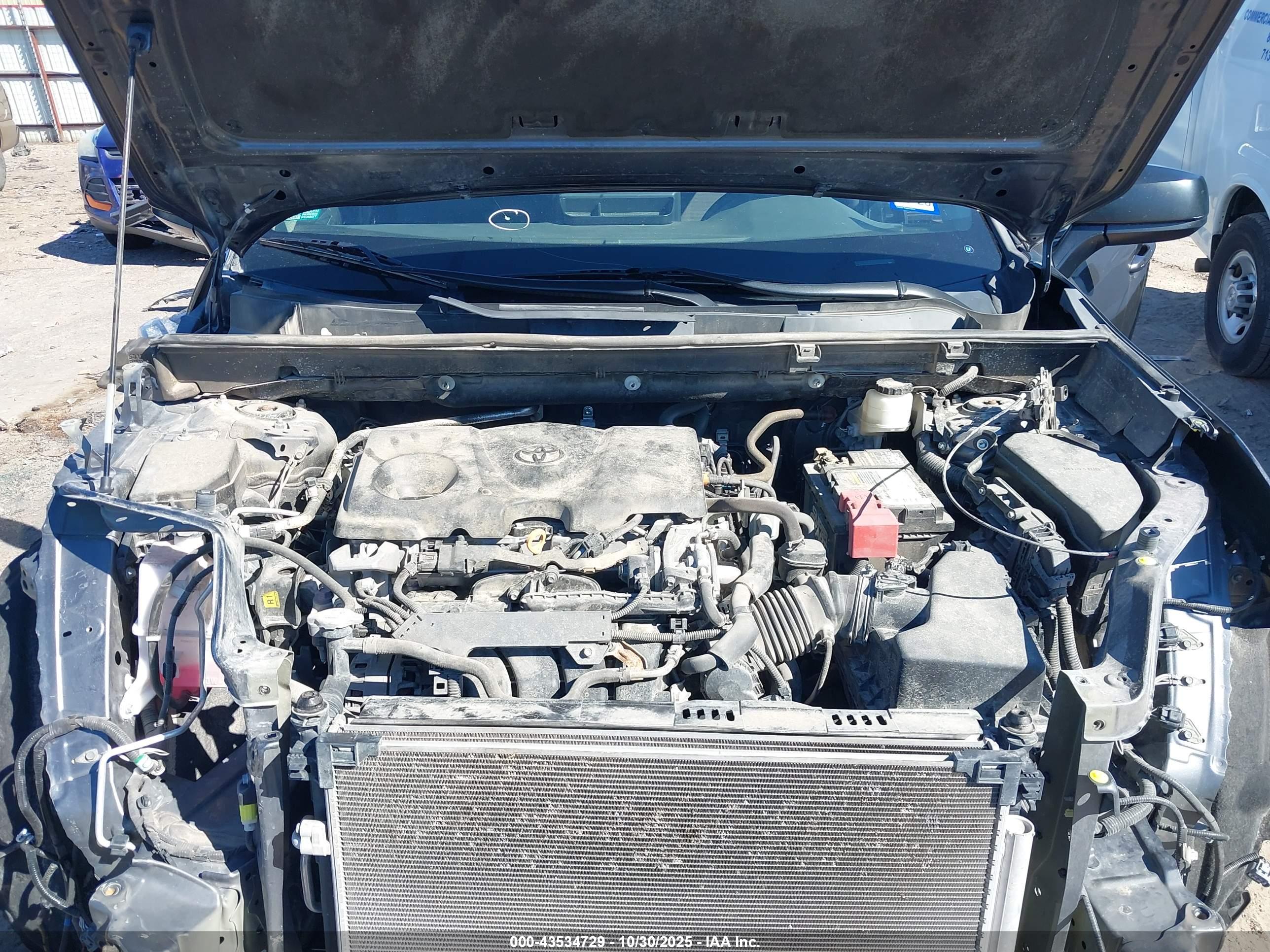 TOYOTA RAV4 image 10