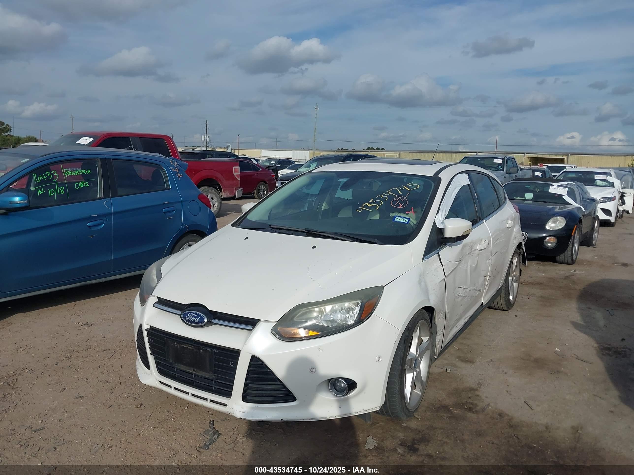 FORD FOCUS image 2
