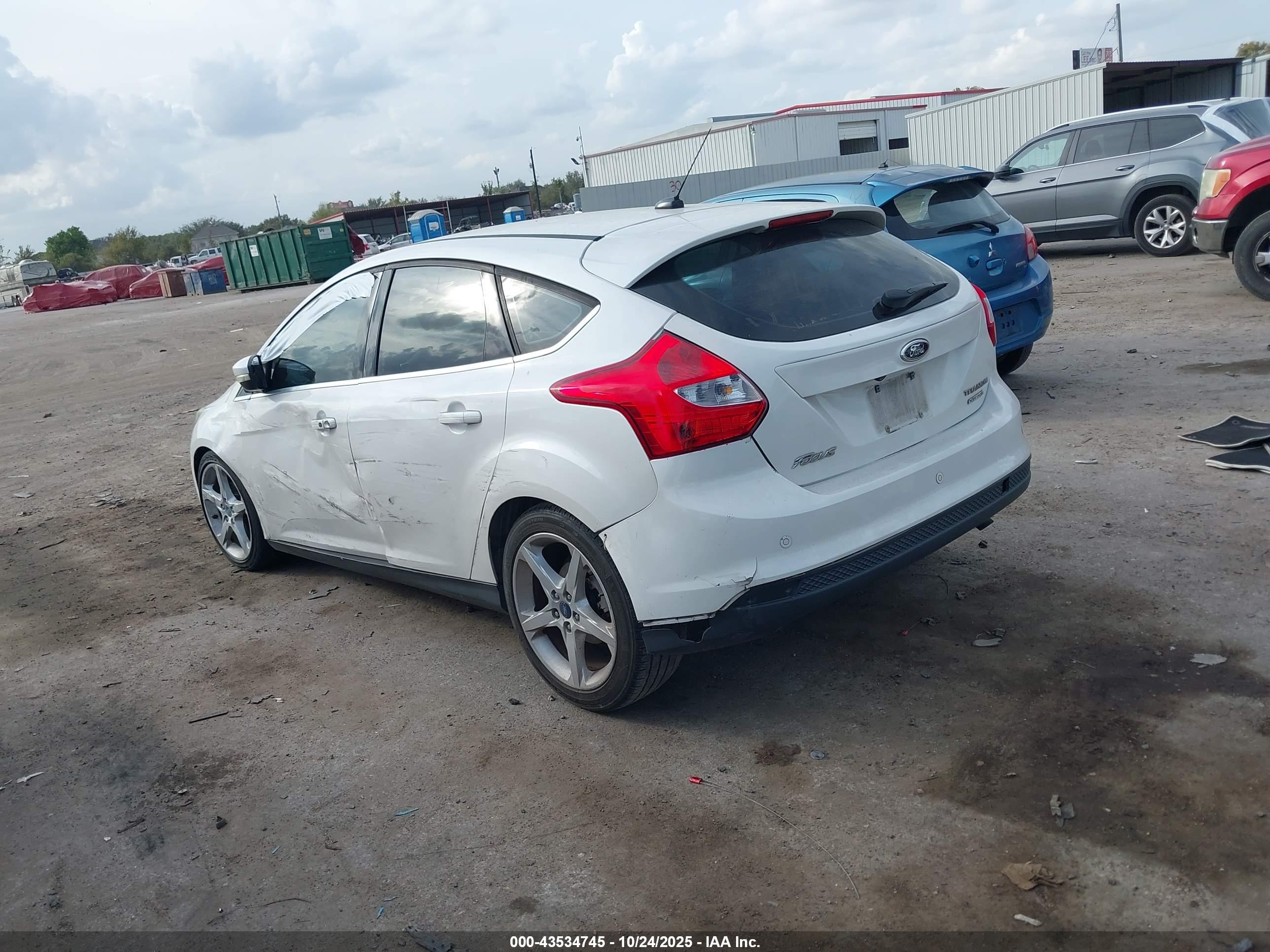 FORD FOCUS image 3