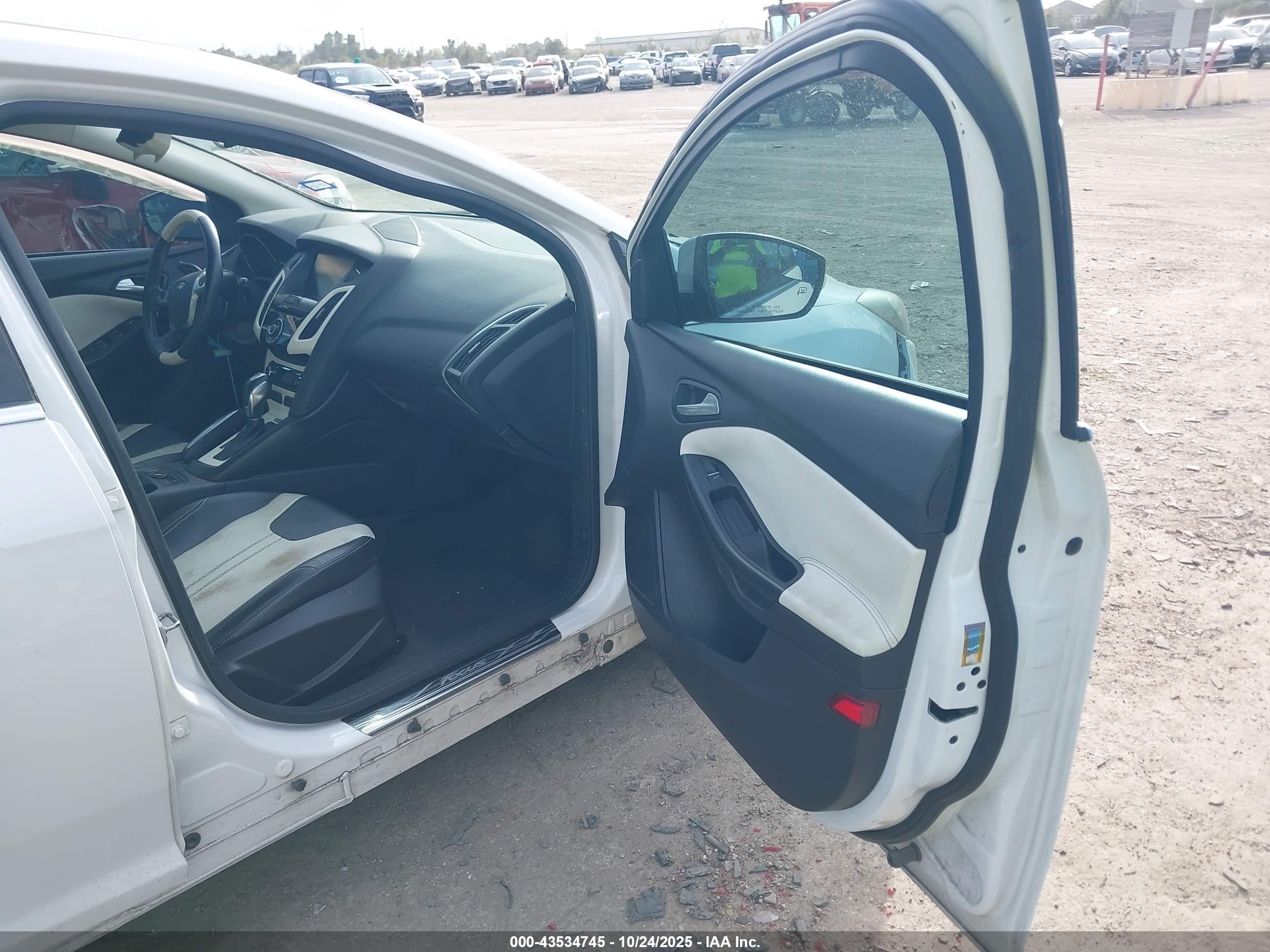 FORD FOCUS image 5