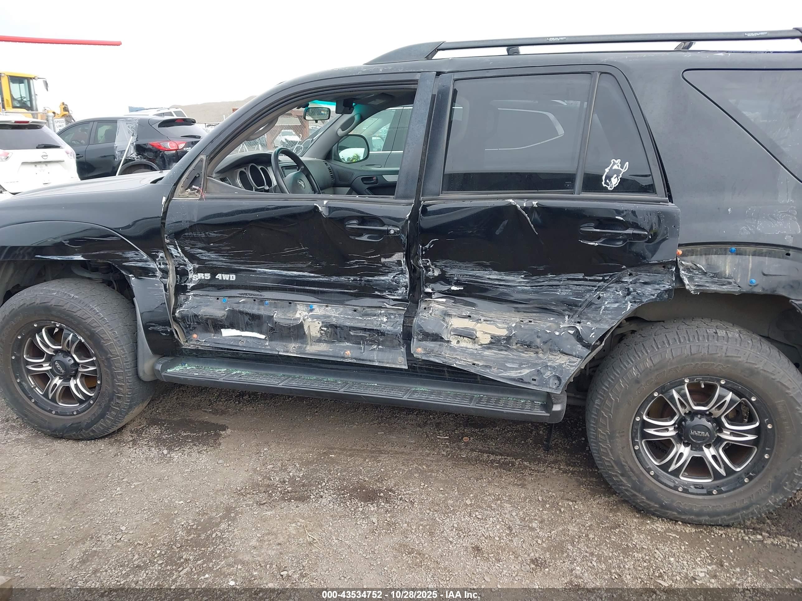 TOYOTA 4RUNNER image 6