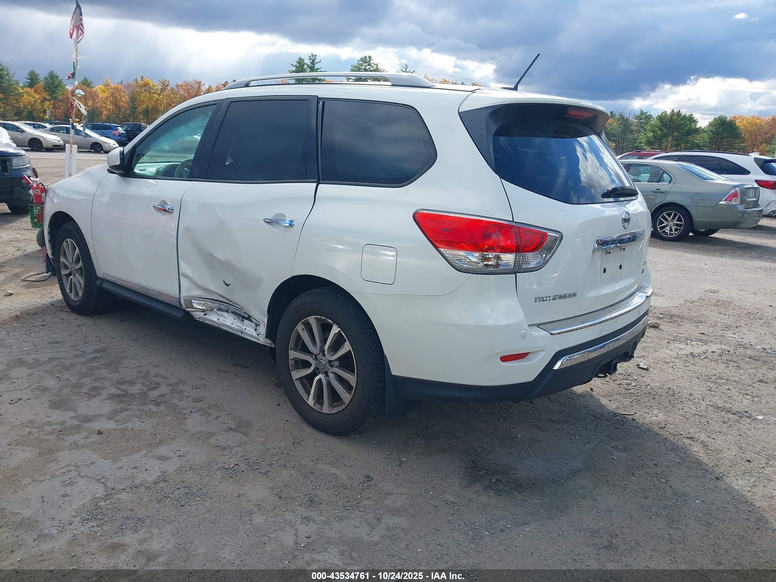 NISSAN PATHFINDER image 3