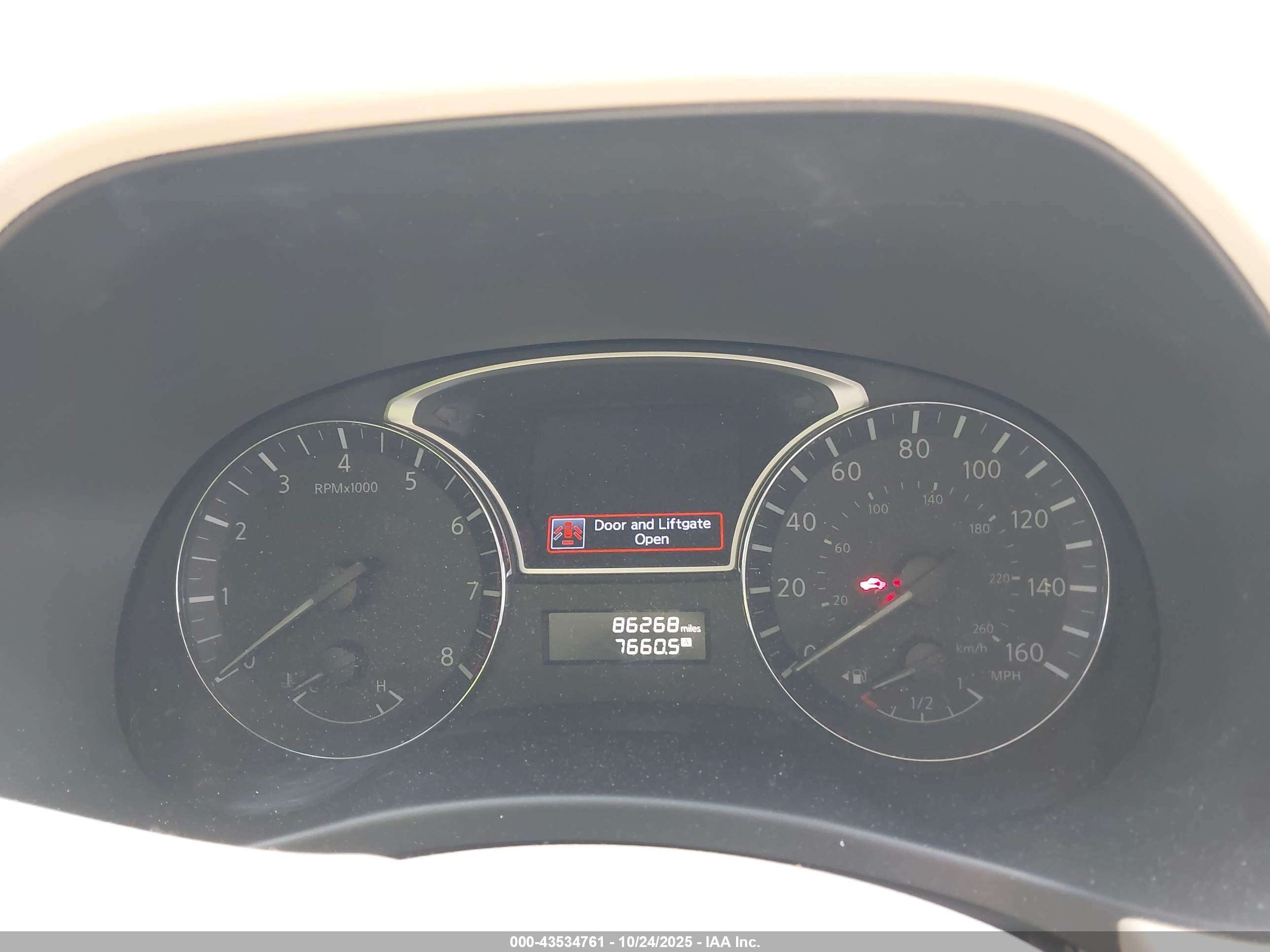 NISSAN PATHFINDER image 7