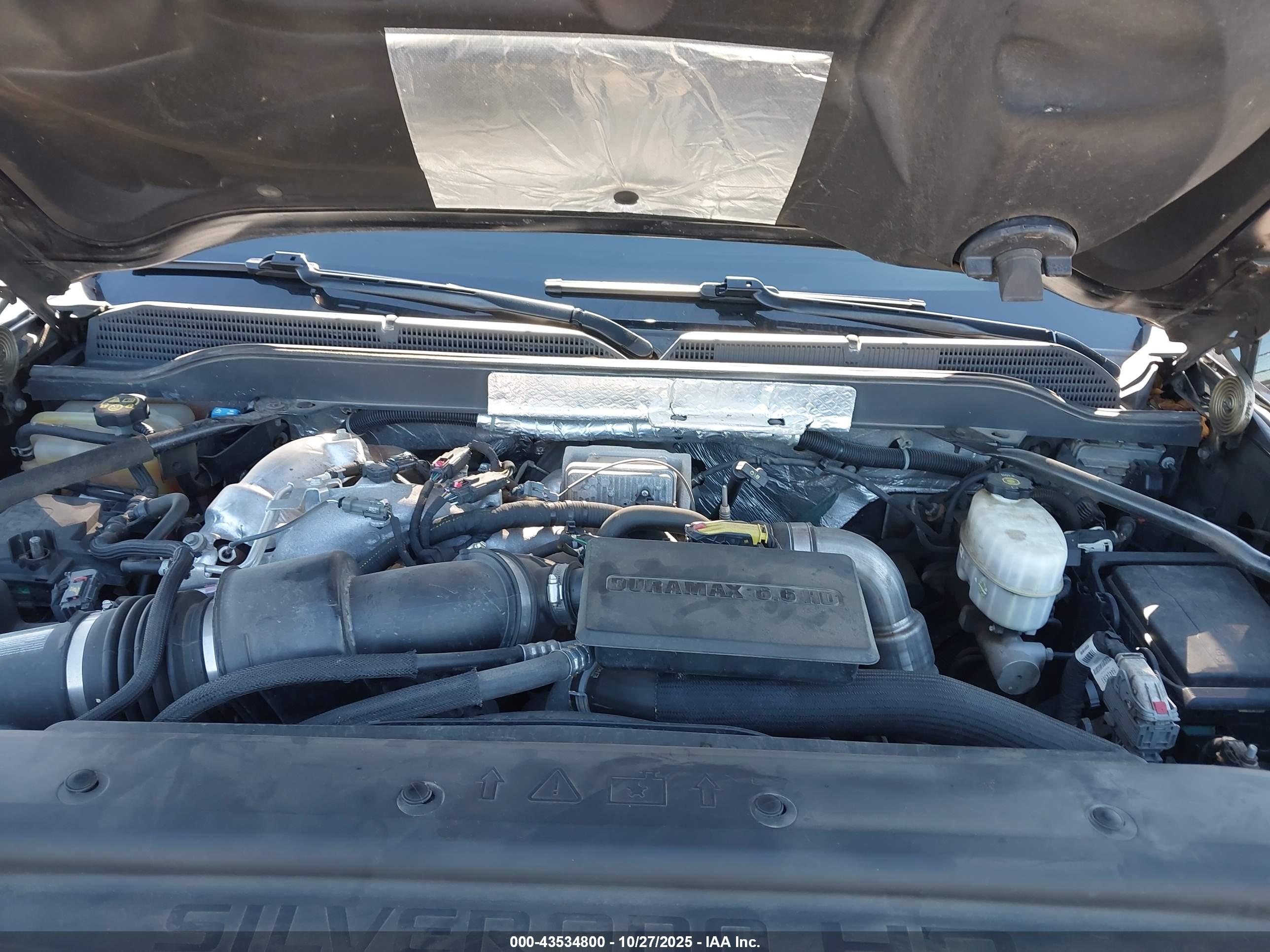 CHEVROLET SILVERADO image 10