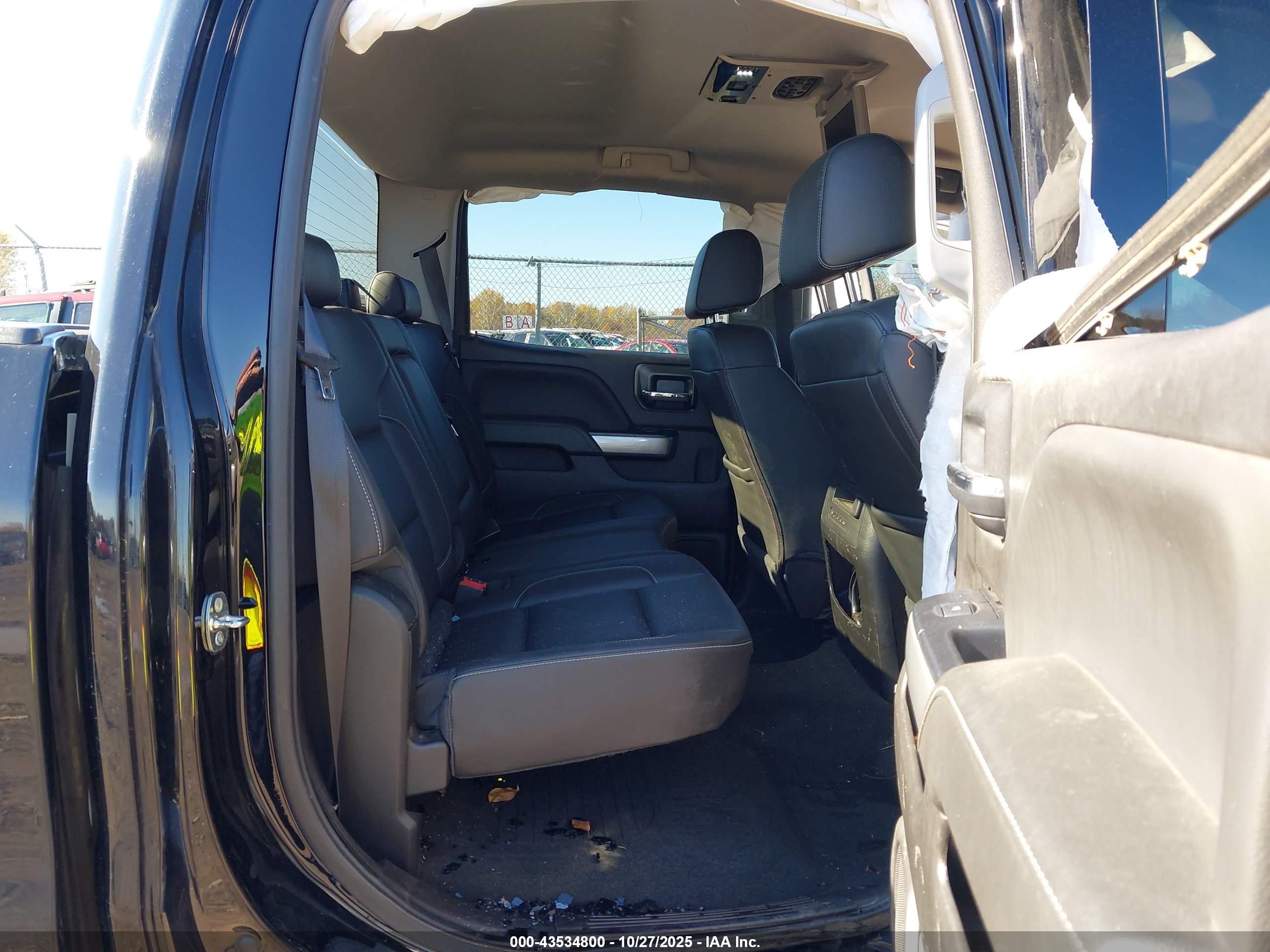 CHEVROLET SILVERADO image 8