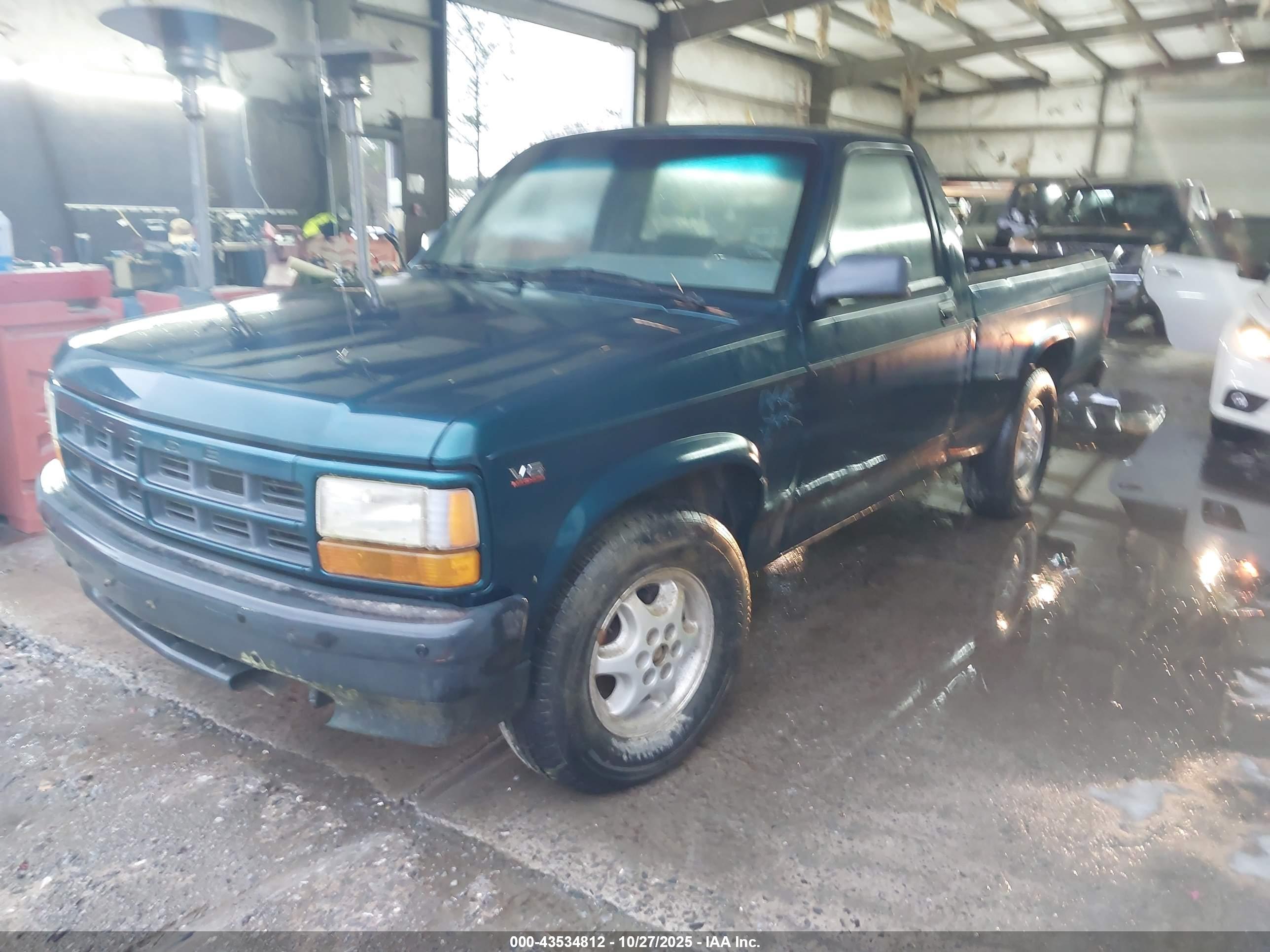 DODGE DAKOTA image 2
