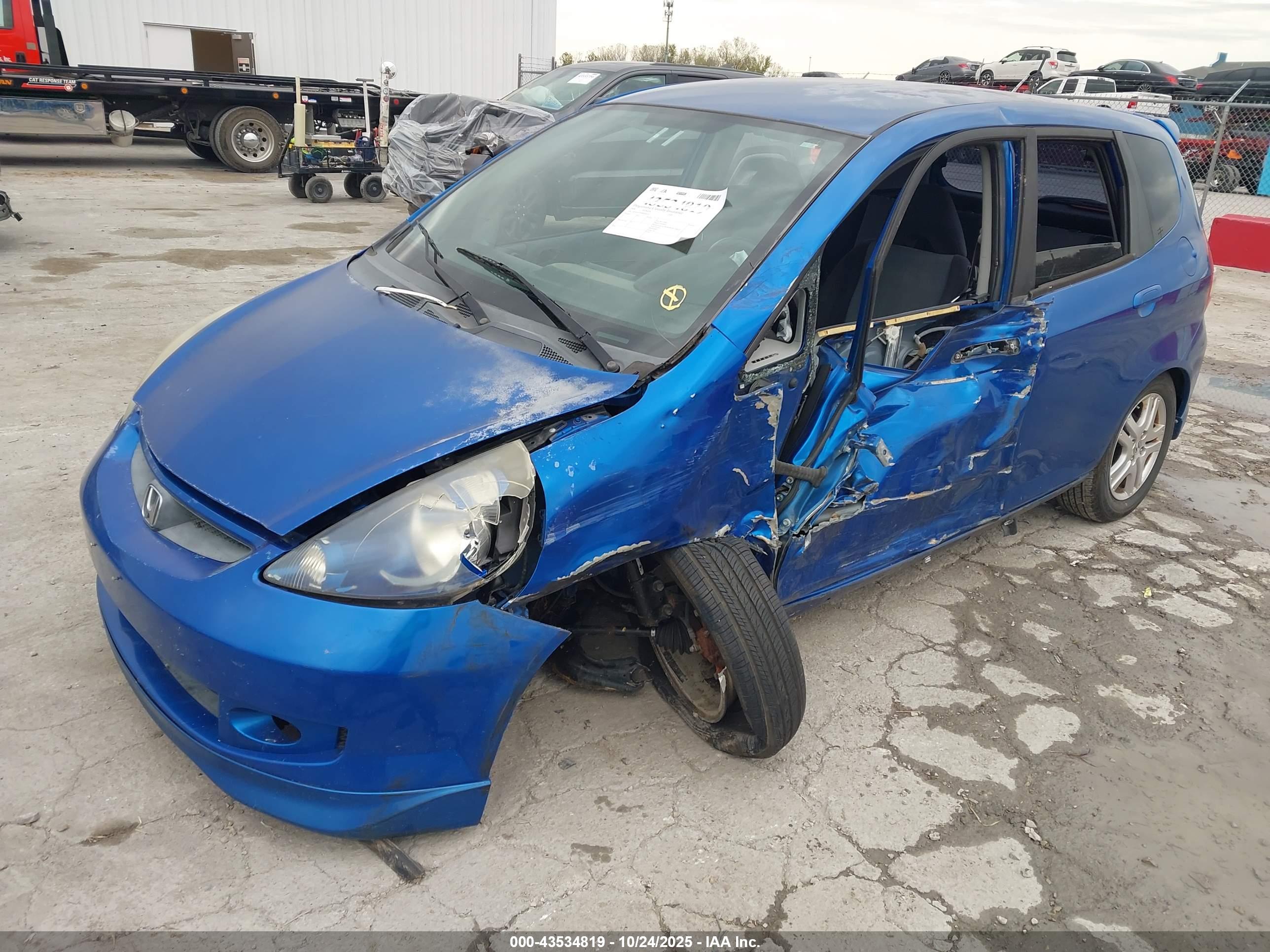 HONDA FIT image 2
