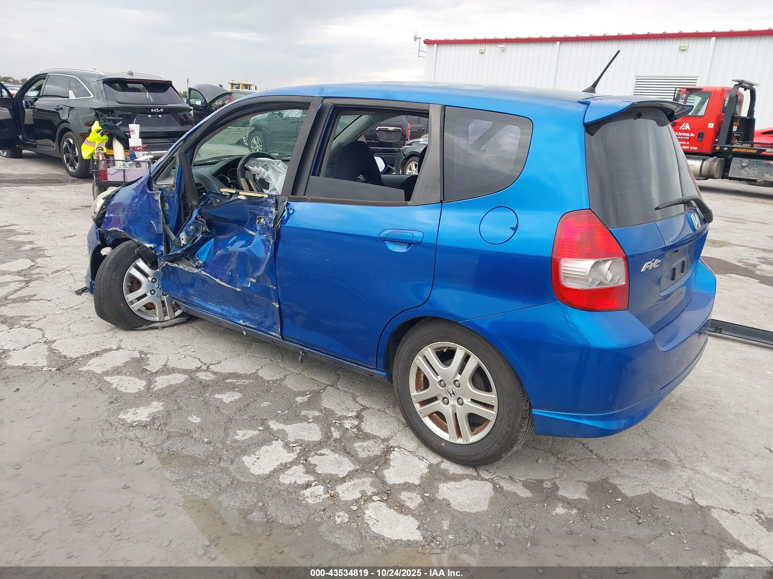 HONDA FIT image 3