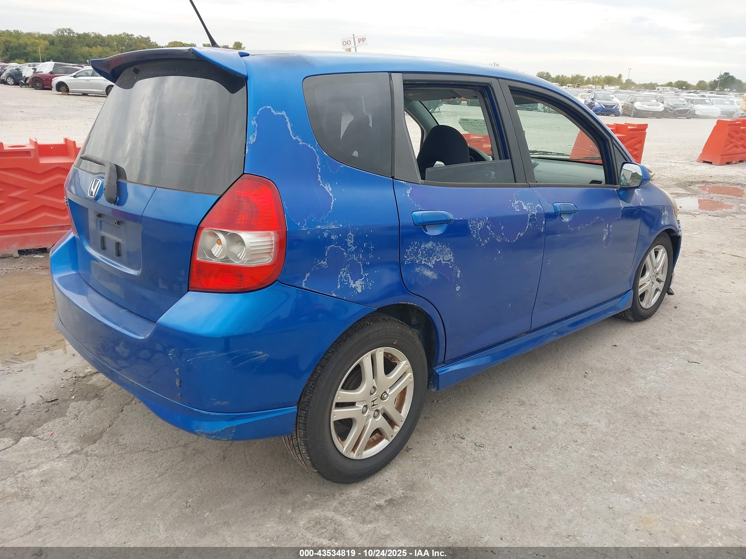 HONDA FIT image 4