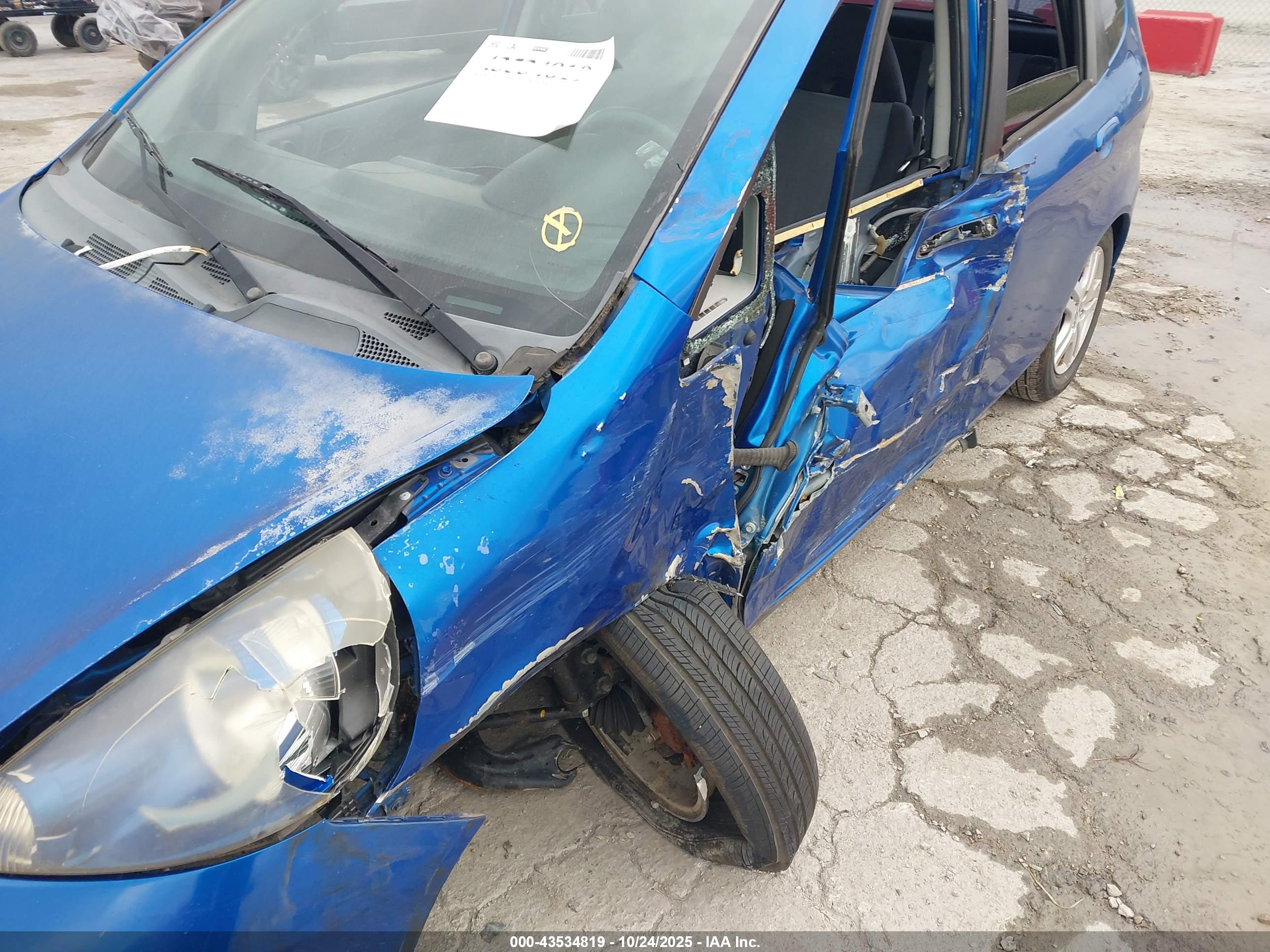 HONDA FIT image 6