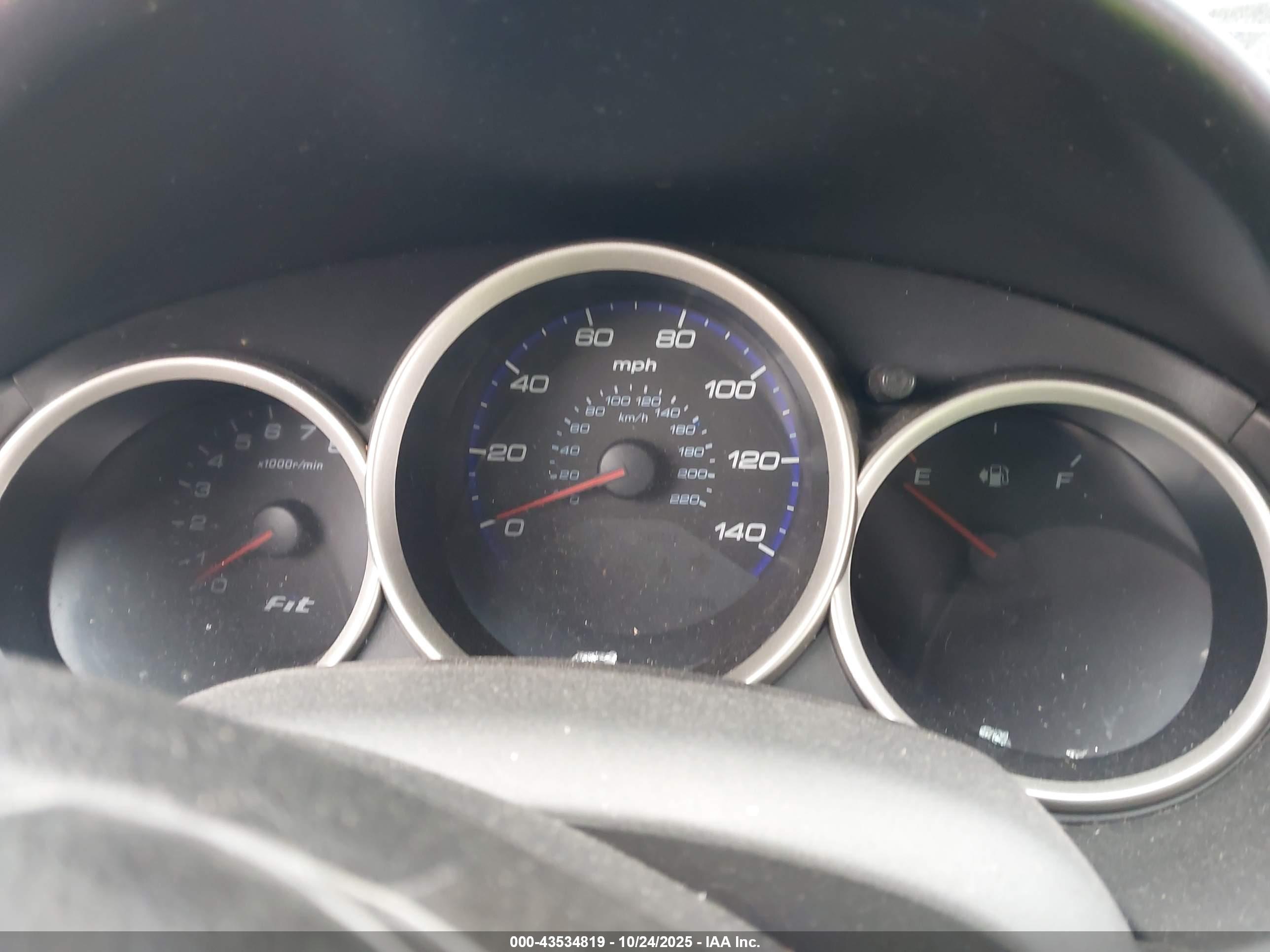 HONDA FIT image 7
