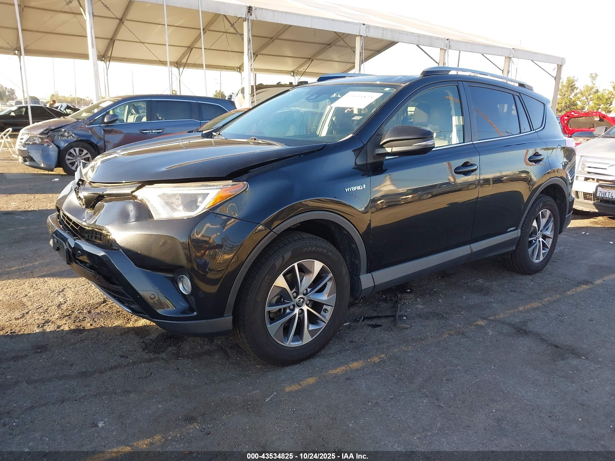 TOYOTA RAV4 image 2