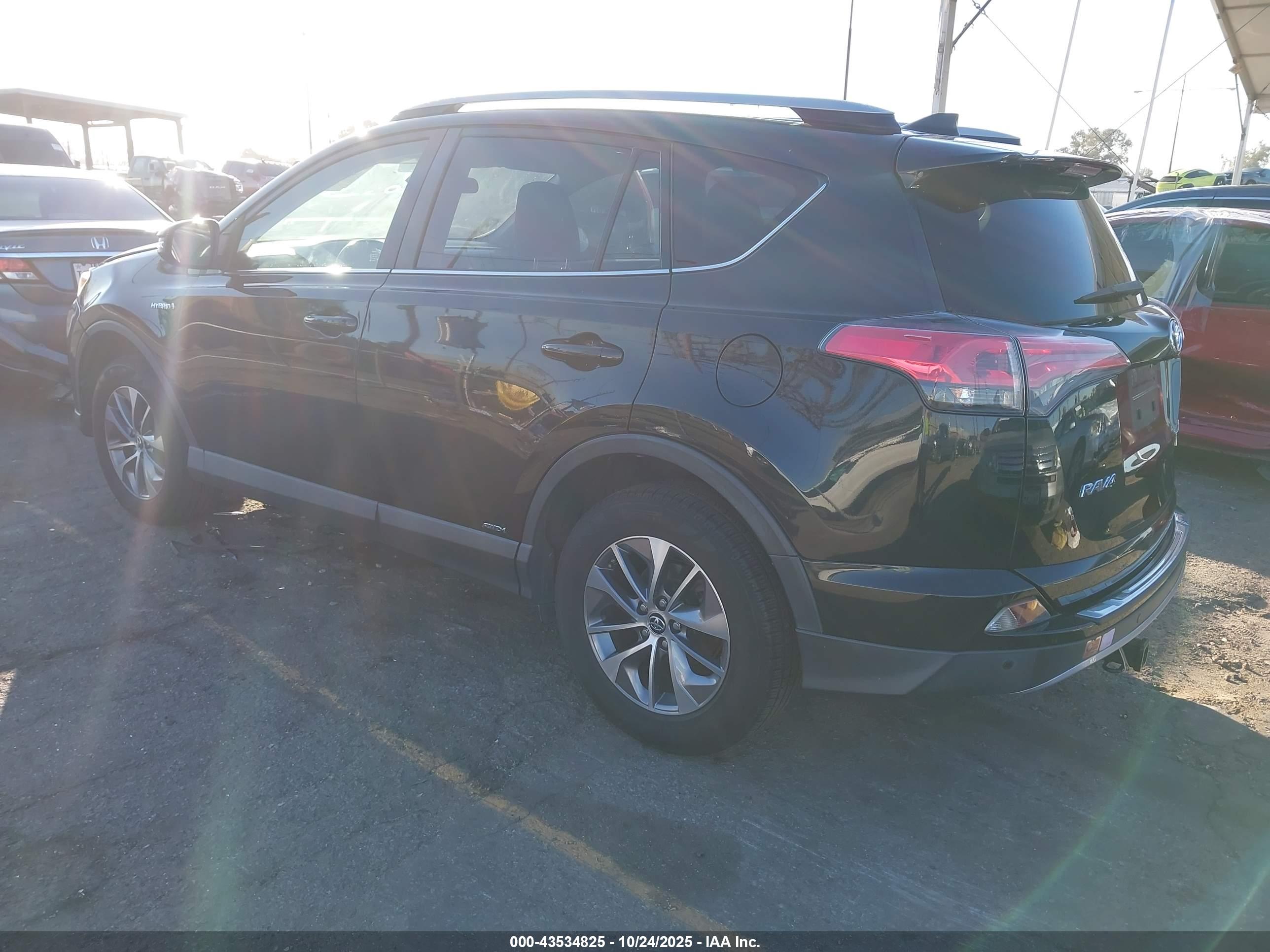 TOYOTA RAV4 image 3