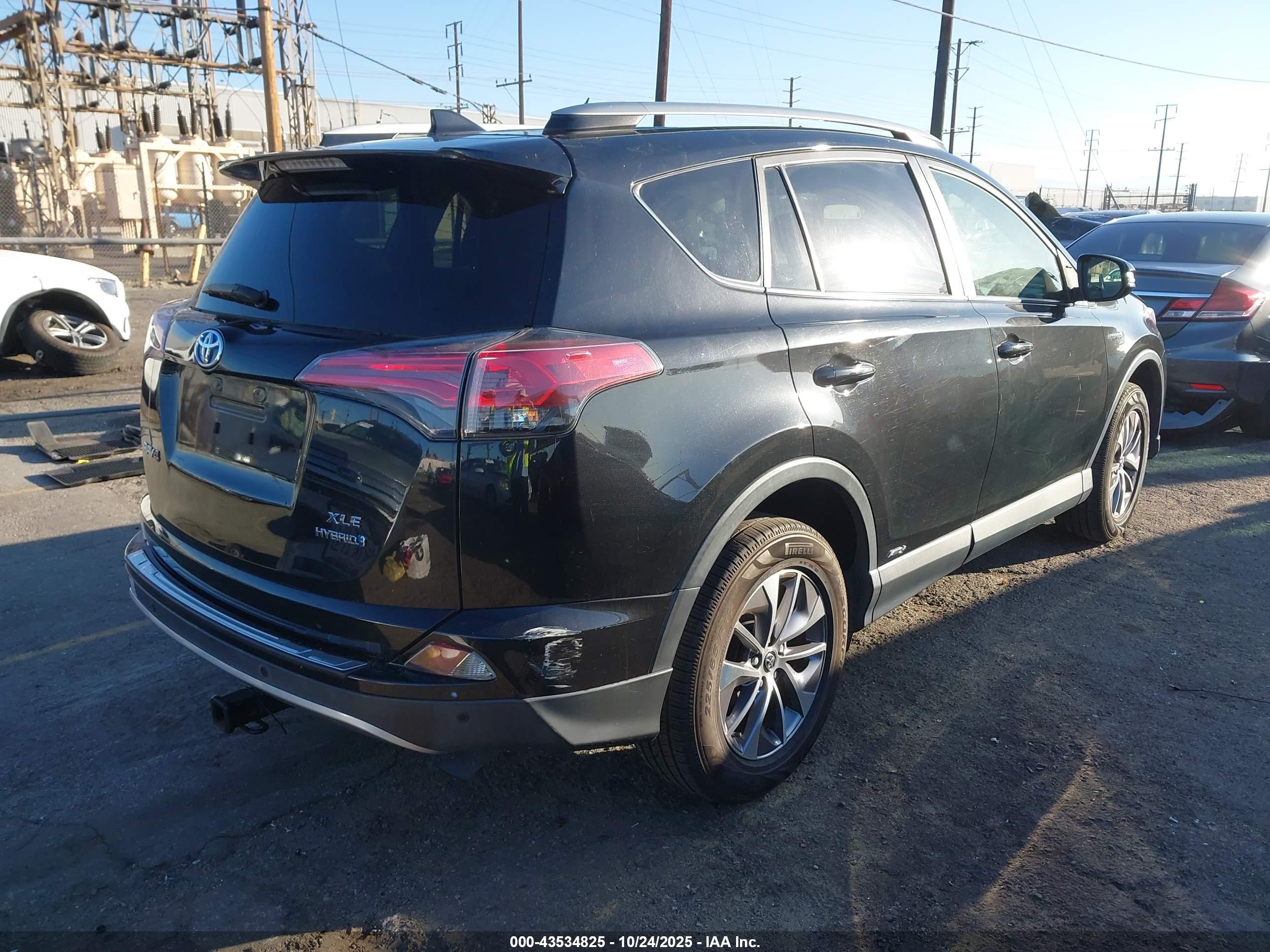 TOYOTA RAV4 image 4