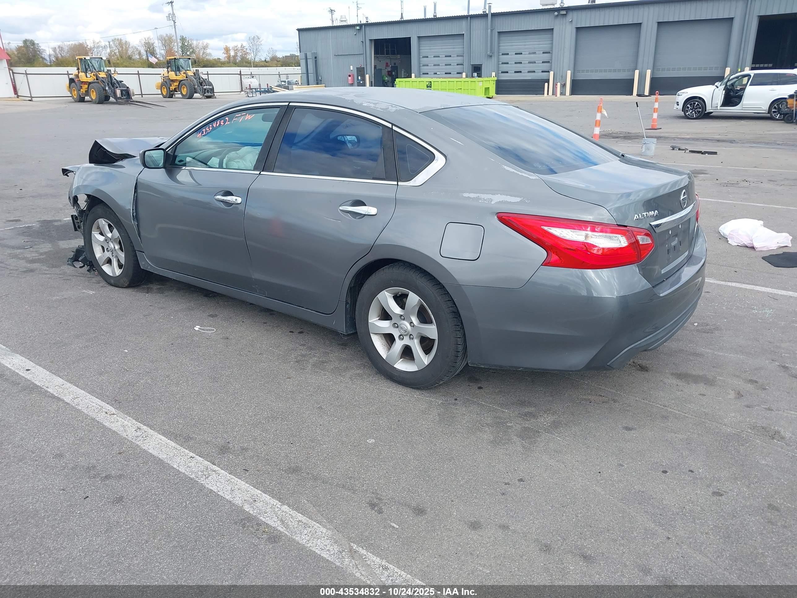 NISSAN ALTIMA image 3