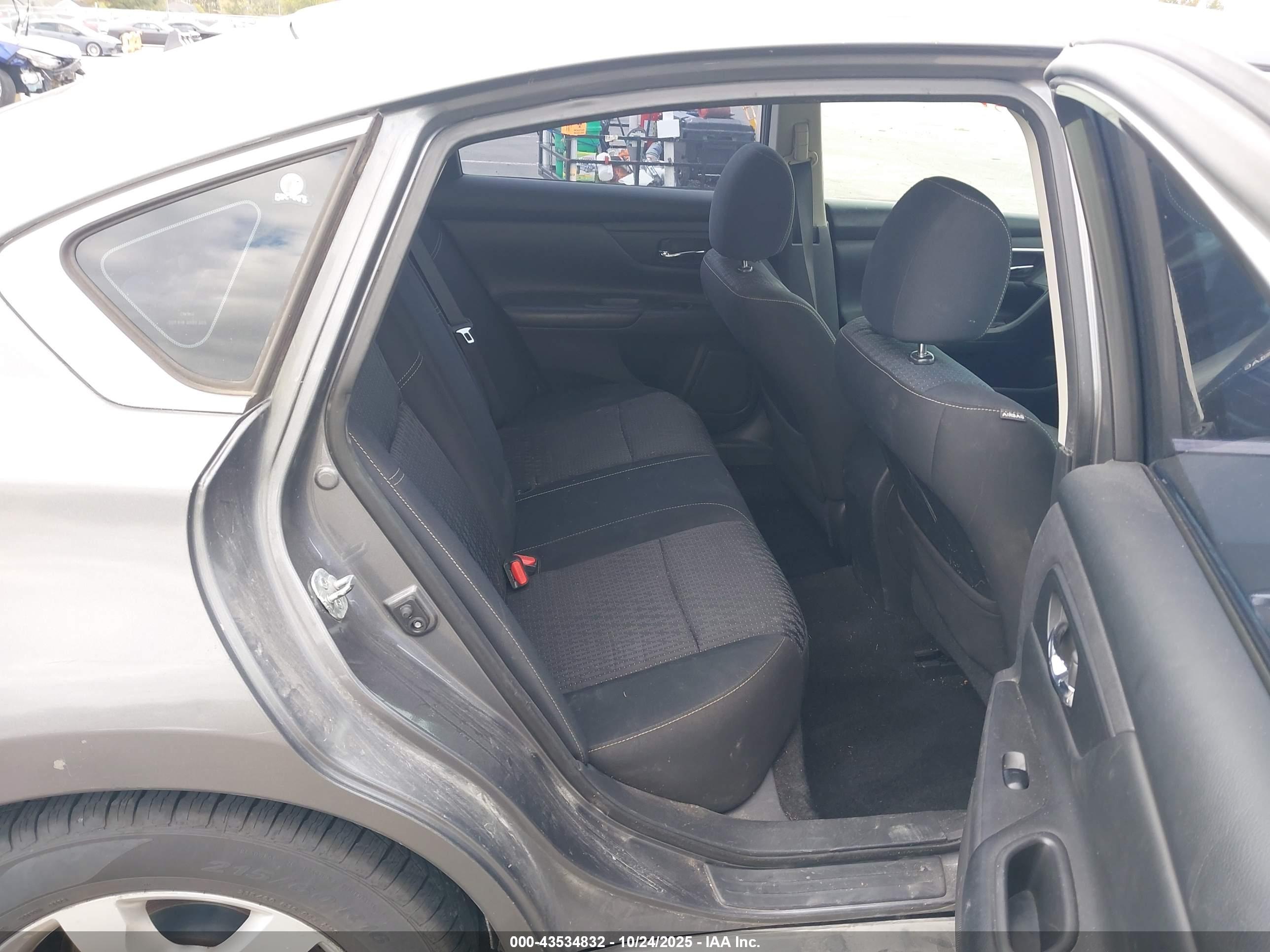 NISSAN ALTIMA image 8