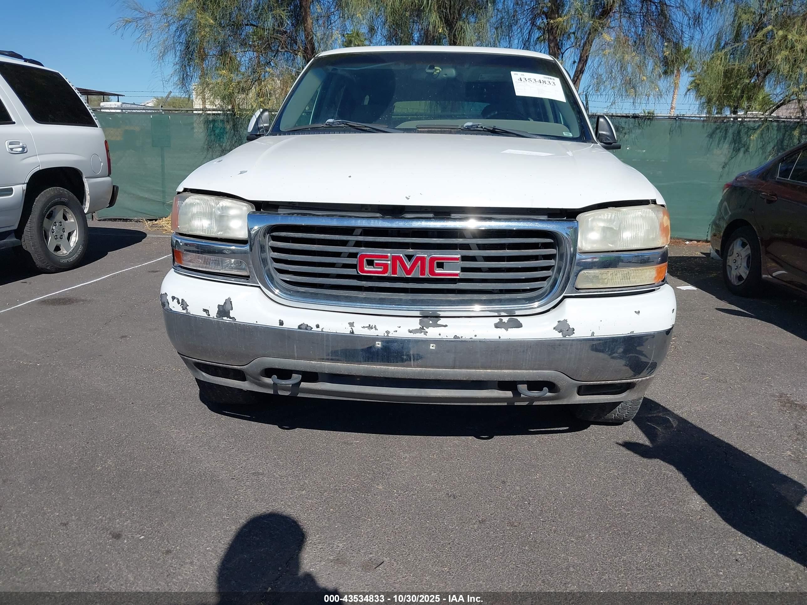 GMC YUKON image 6