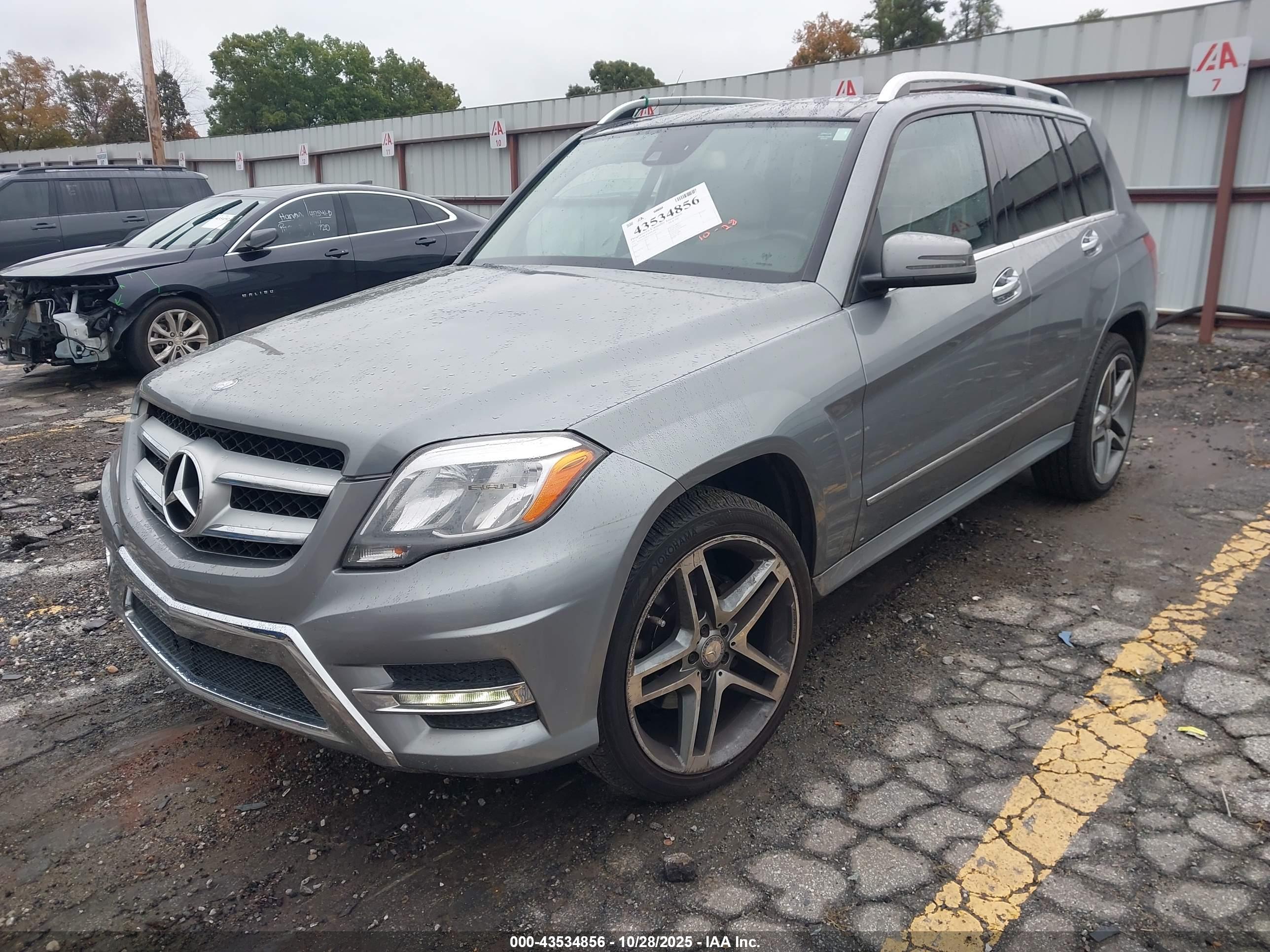 MERCEDES-BENZ GLK image 2
