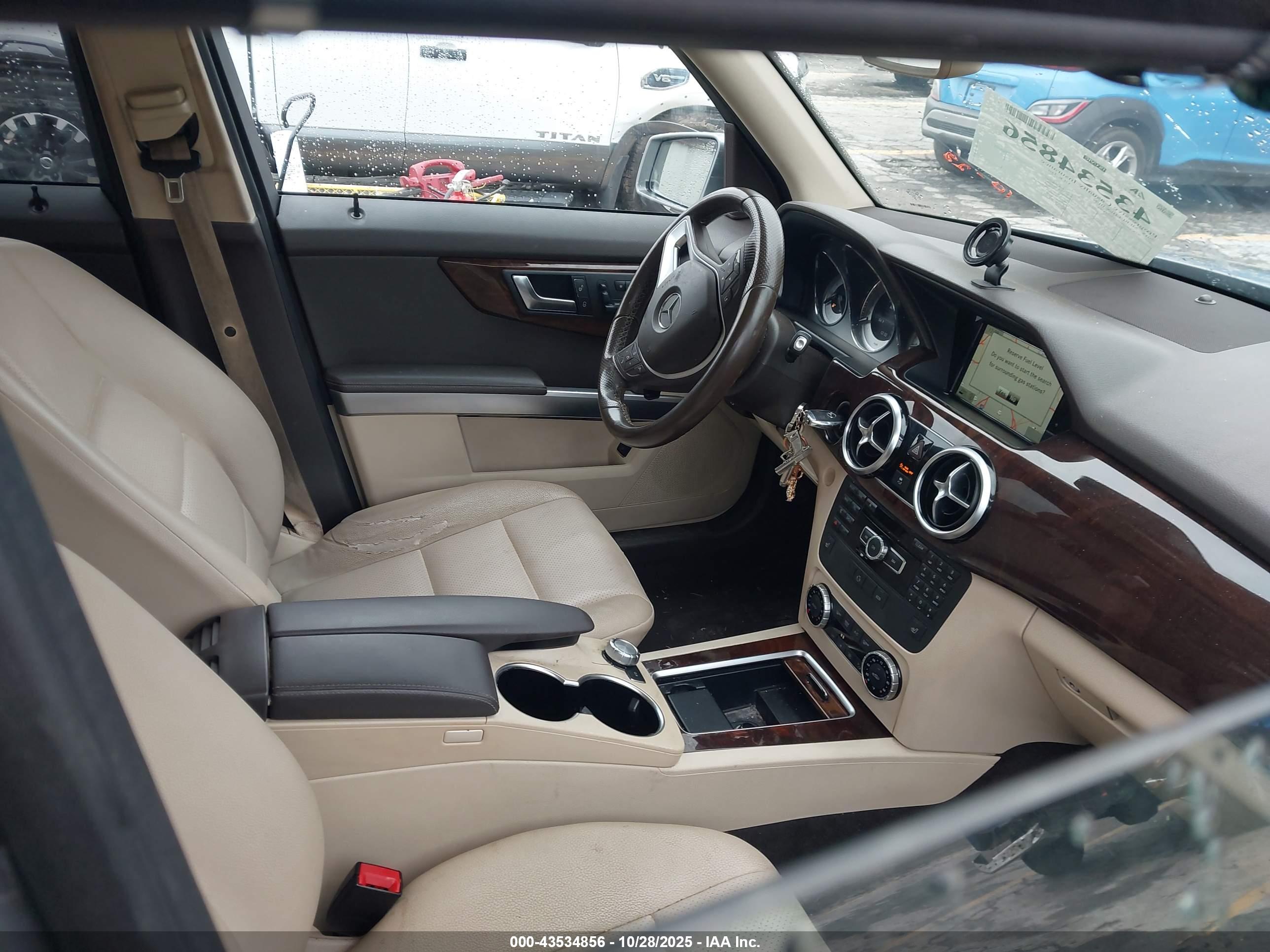 MERCEDES-BENZ GLK image 5