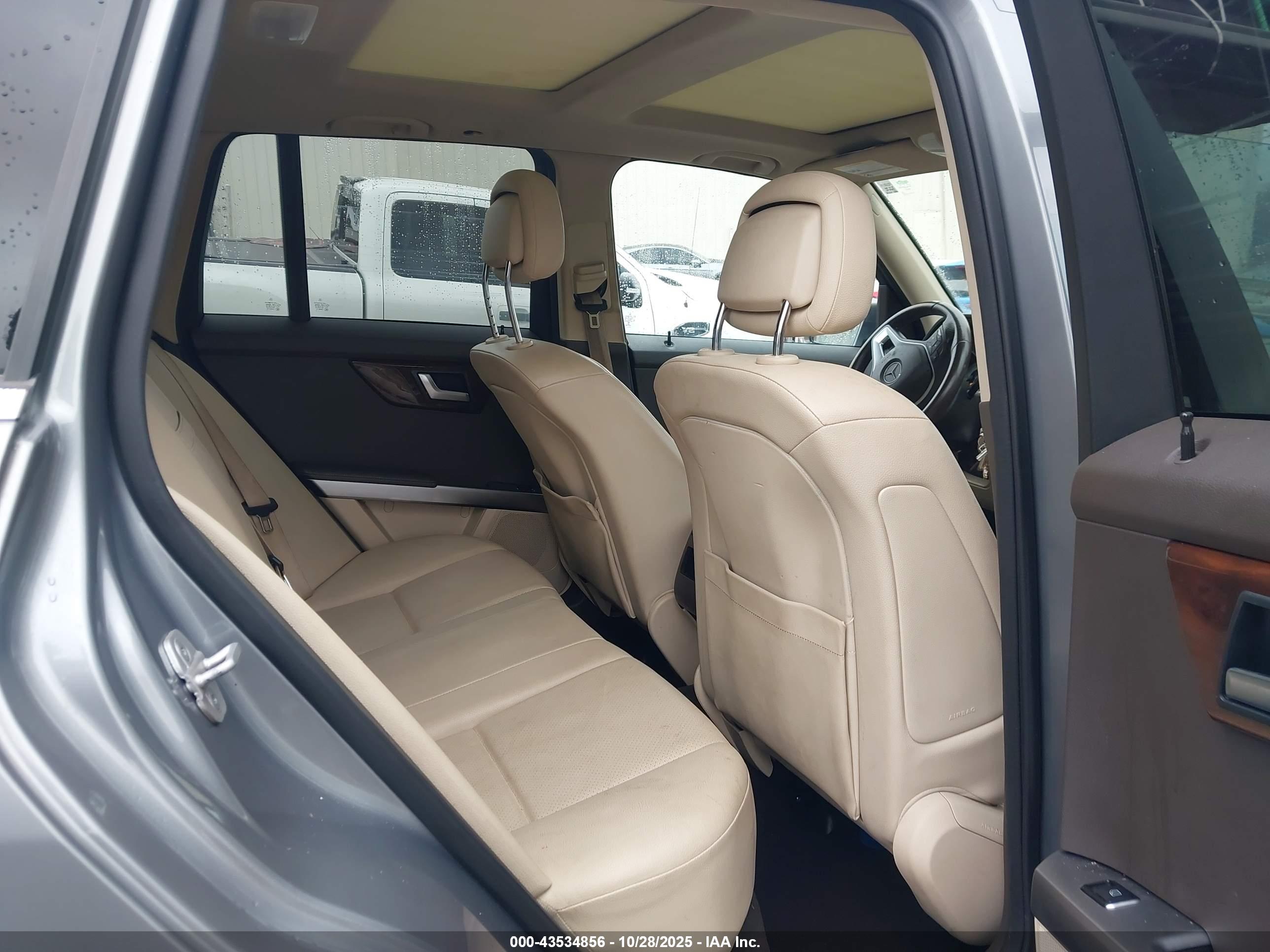 MERCEDES-BENZ GLK image 8