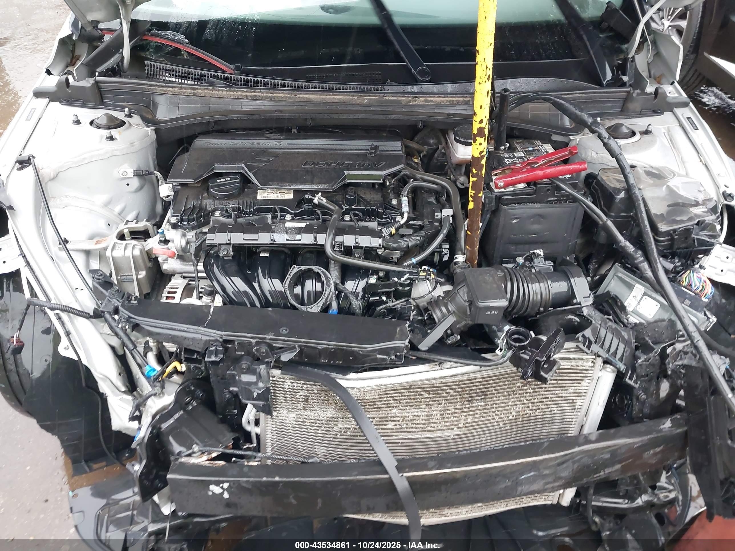 HYUNDAI ELANTRA image 10