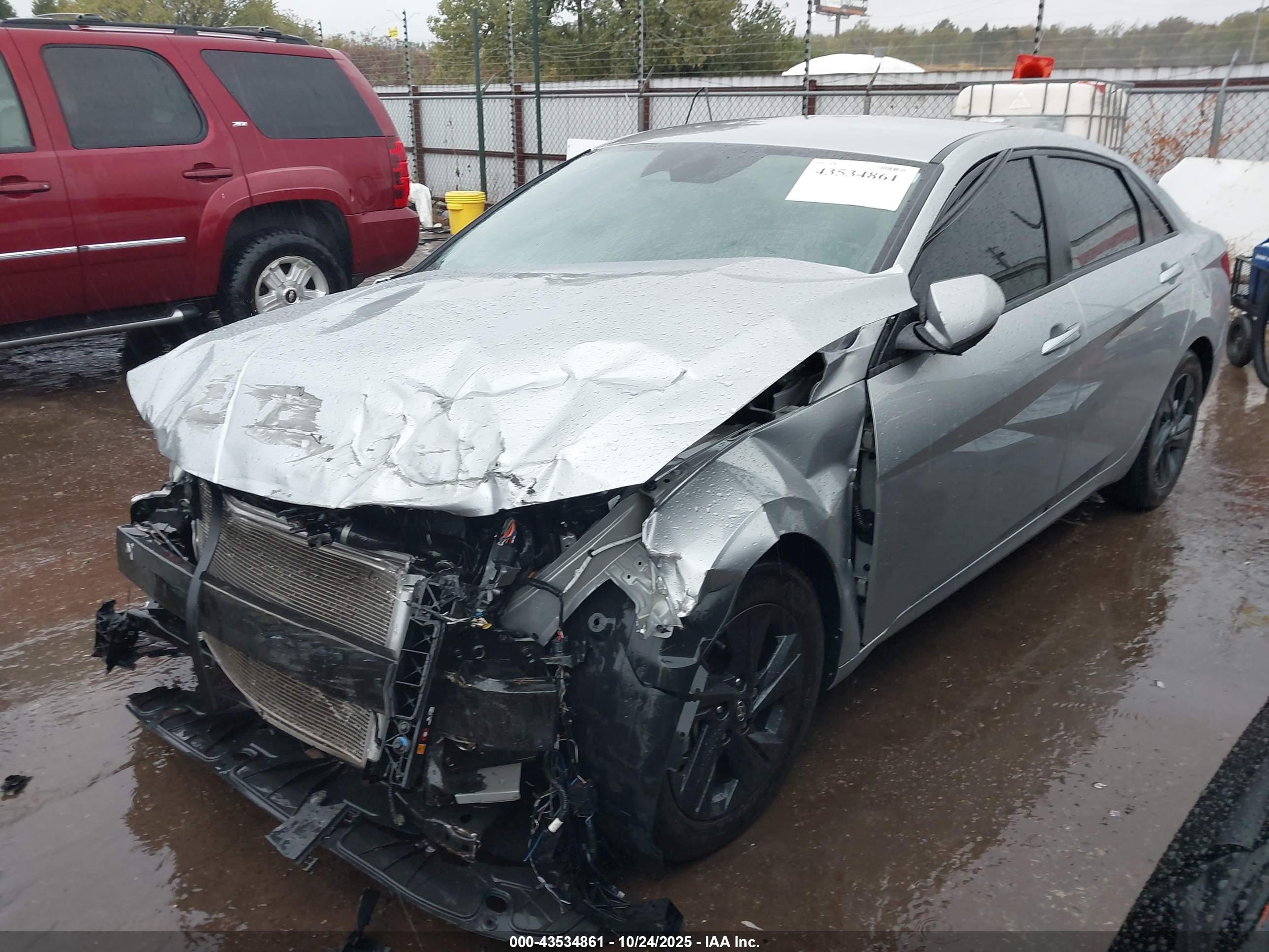 HYUNDAI ELANTRA image 2