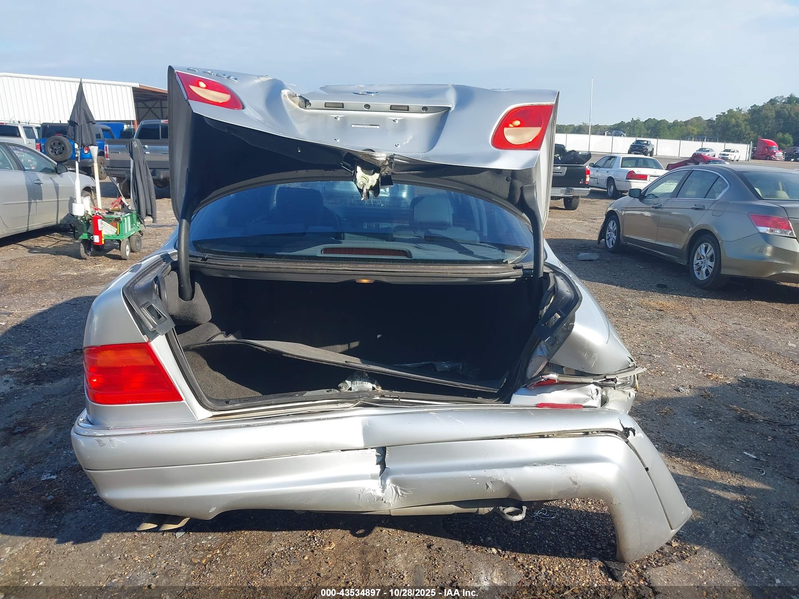 MERCEDES-BENZ E image 6