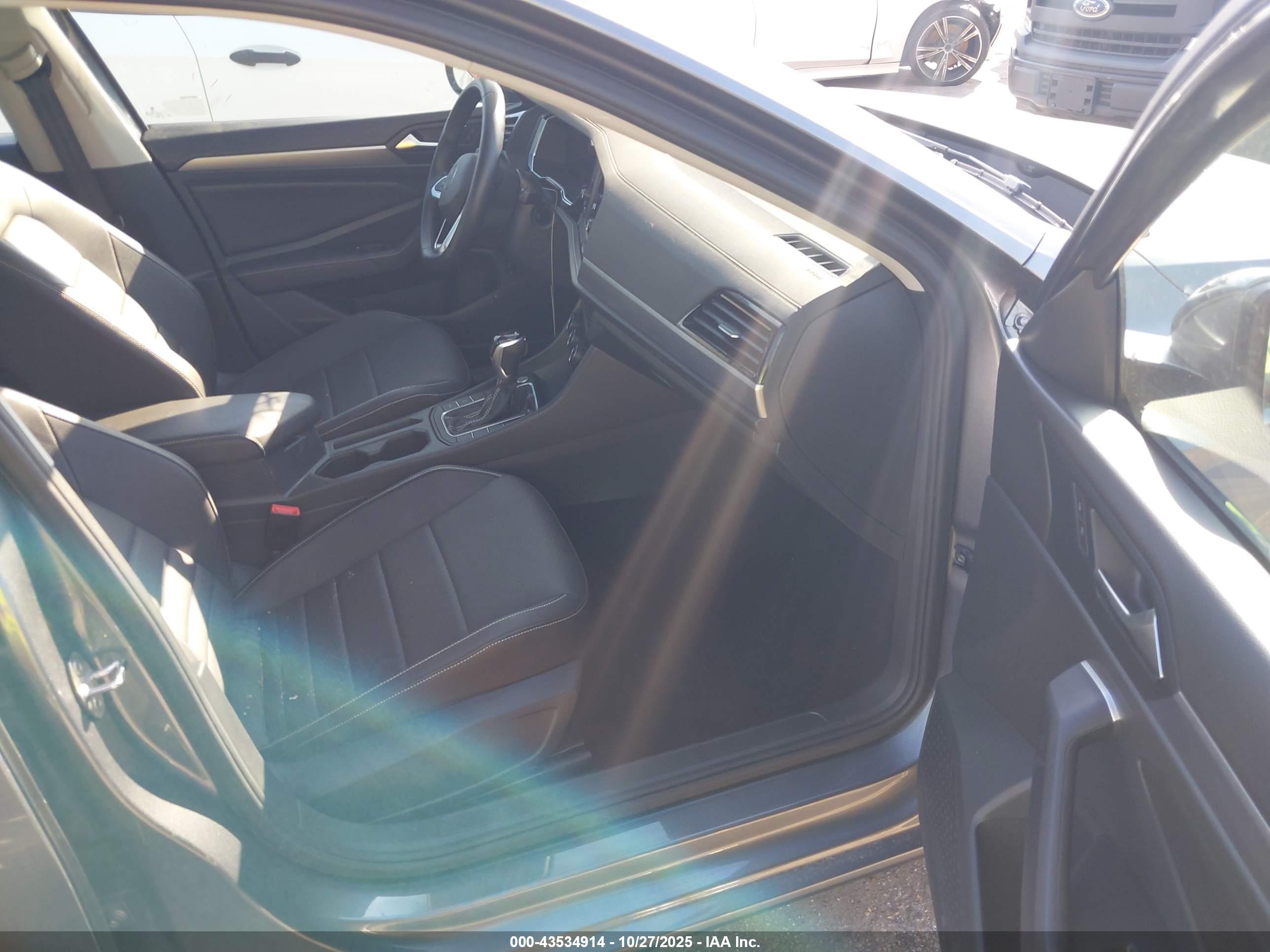 VOLKSWAGEN JETTA image 5