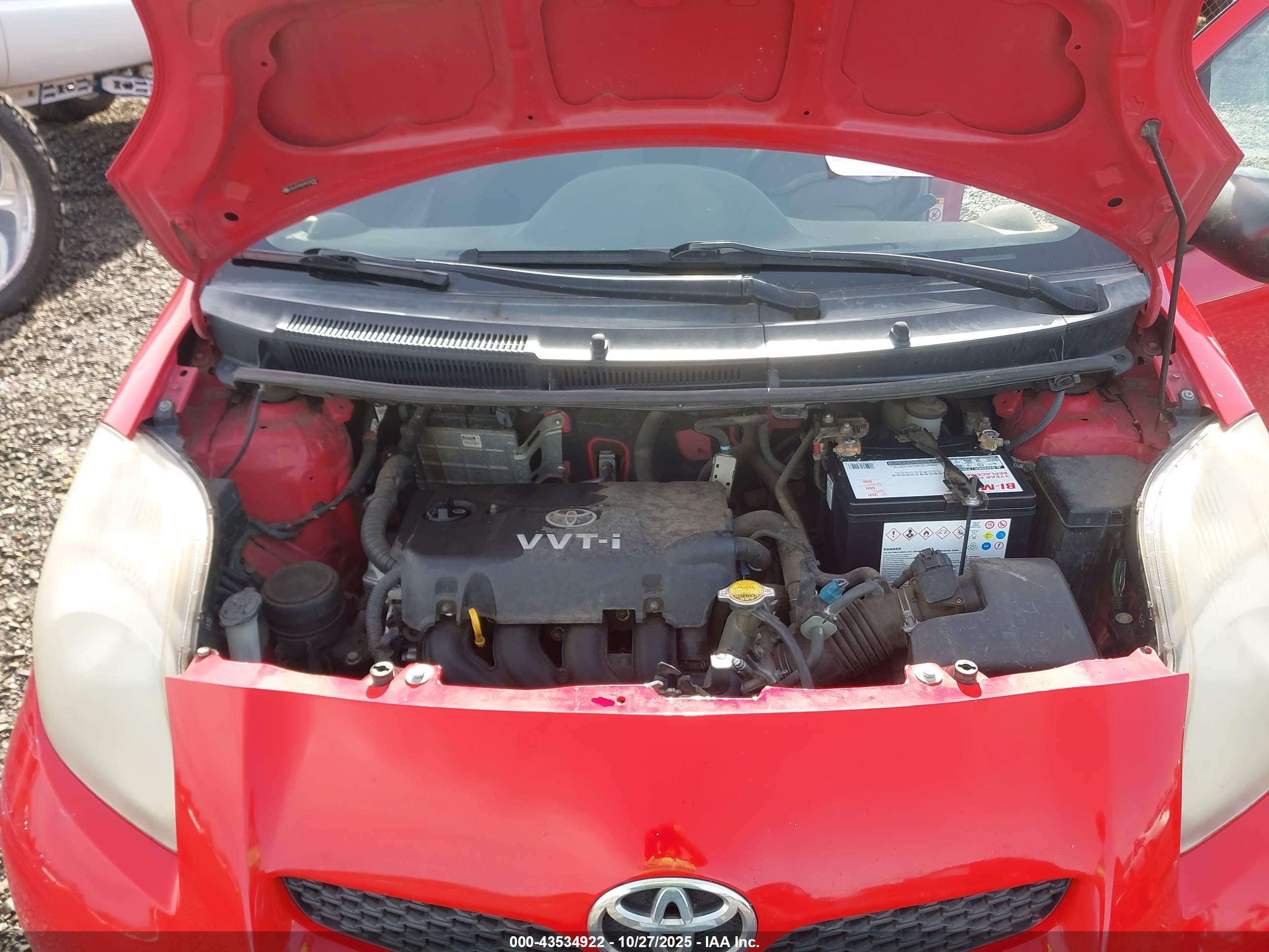TOYOTA YARIS image 10