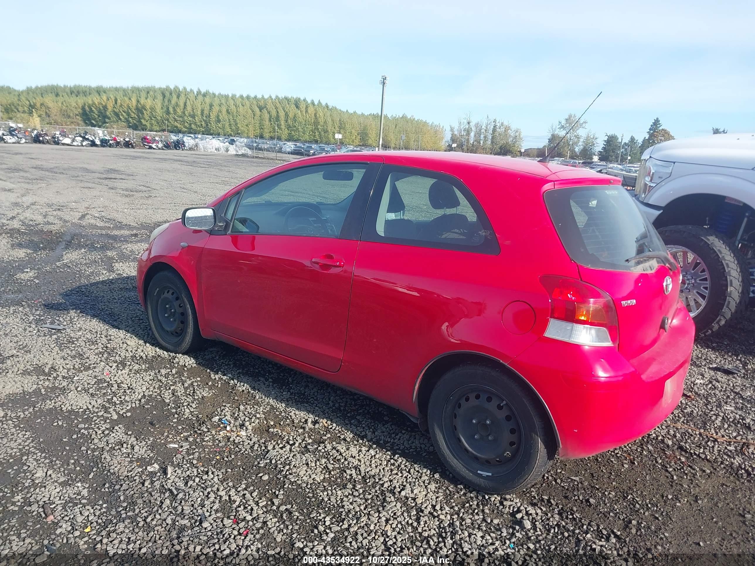 TOYOTA YARIS image 3