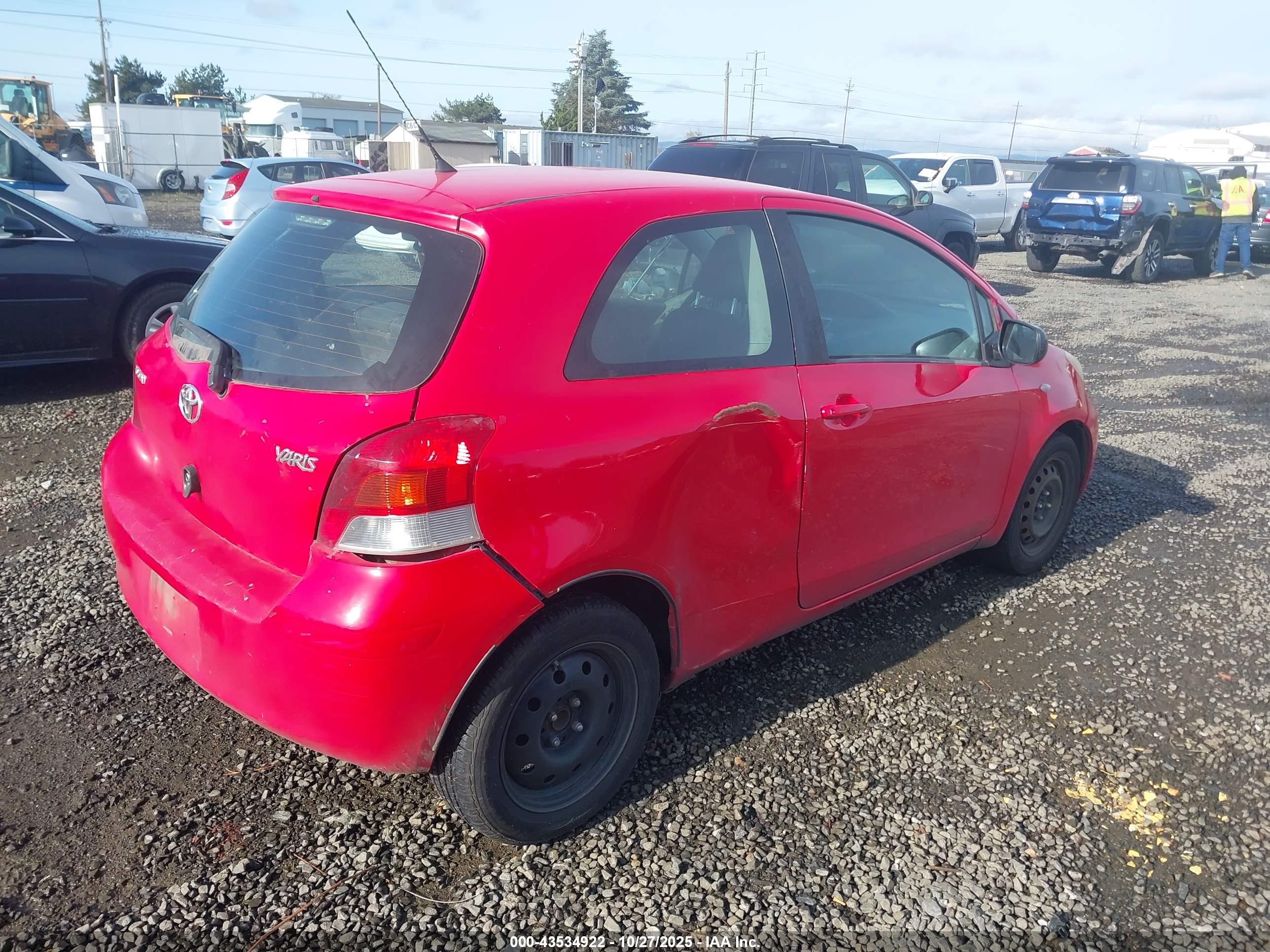 TOYOTA YARIS image 4