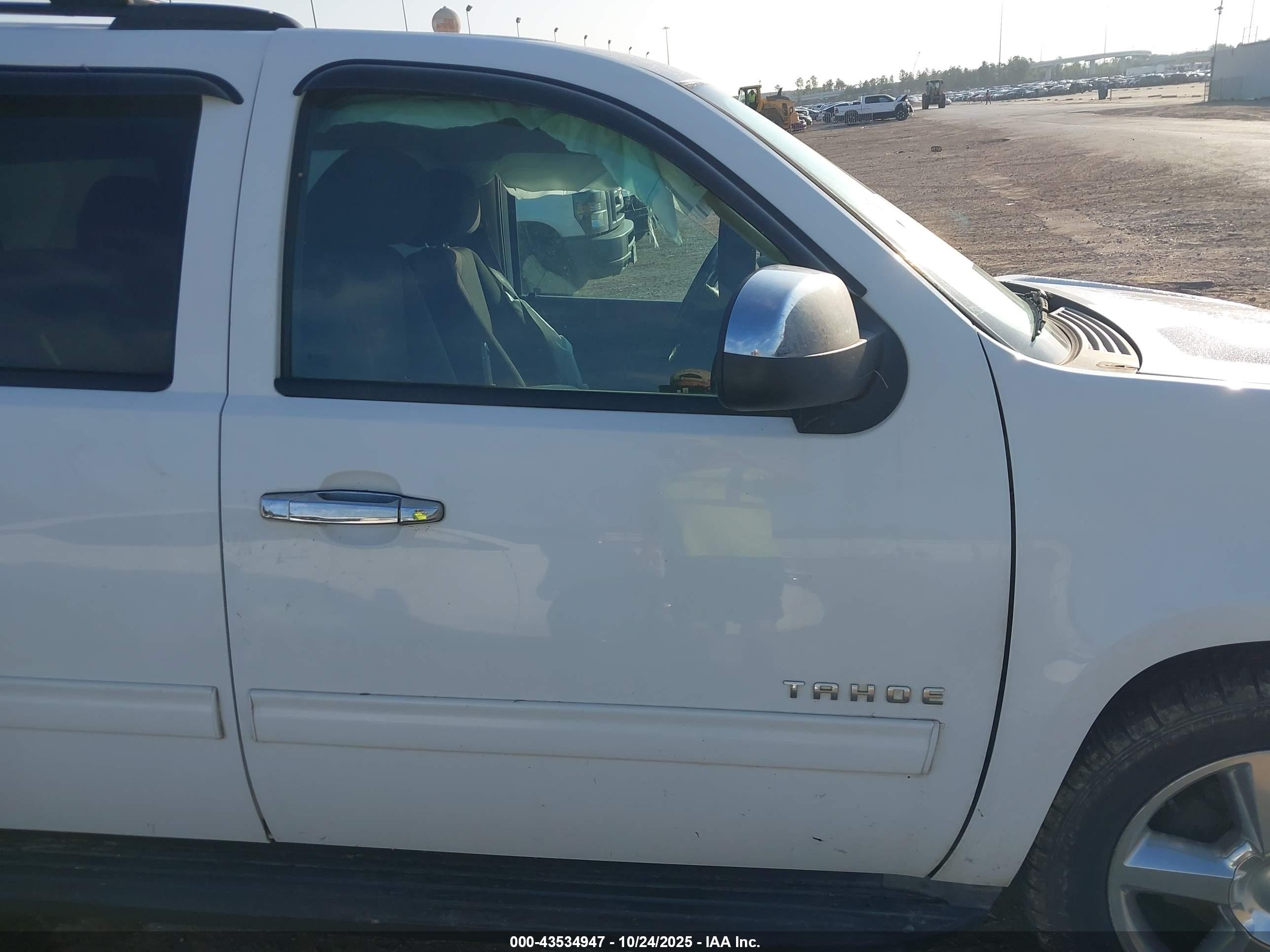 CHEVROLET TAHOE image 5
