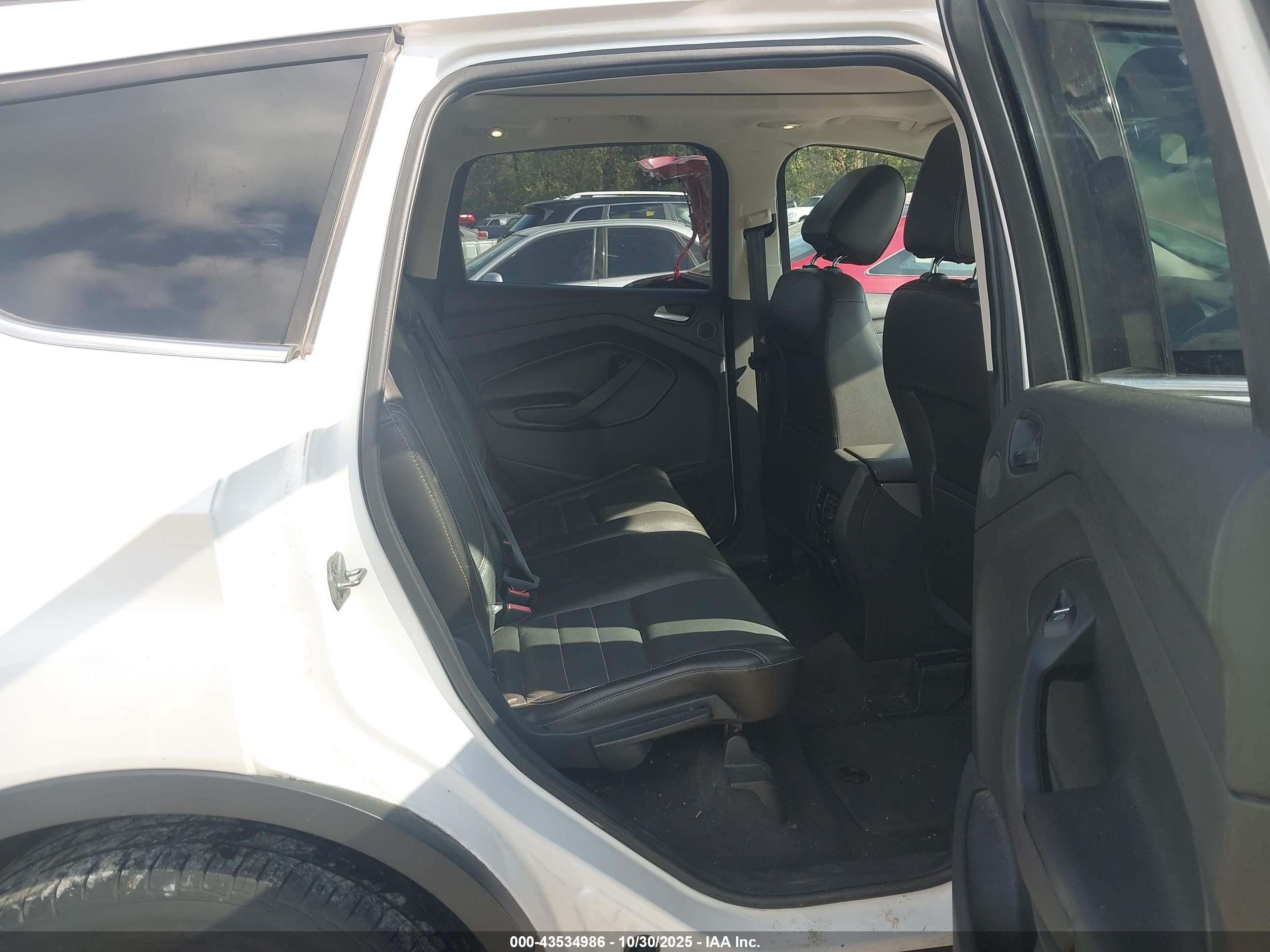 FORD ESCAPE image 8