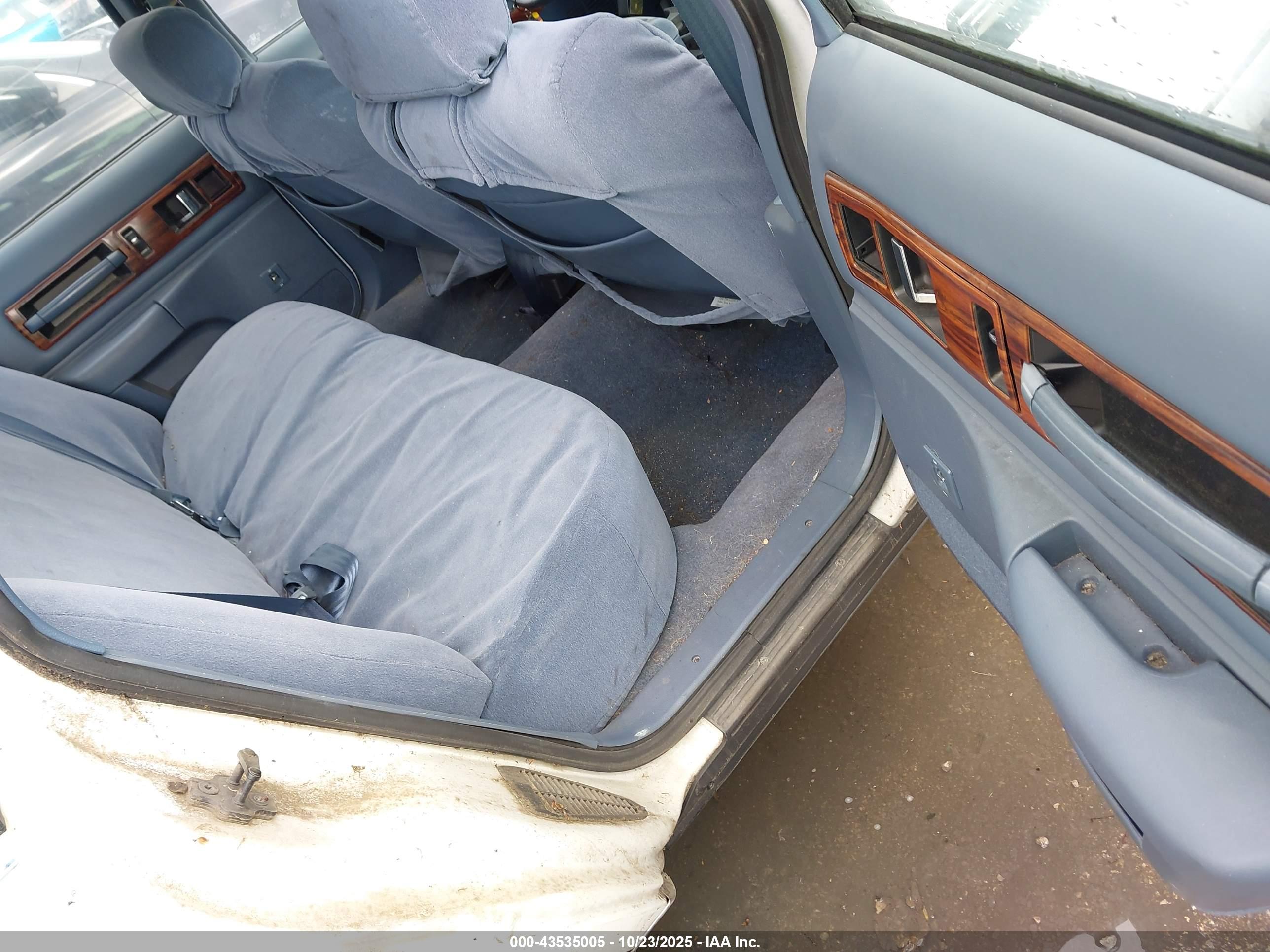 CHEVROLET CAPRICE image 8