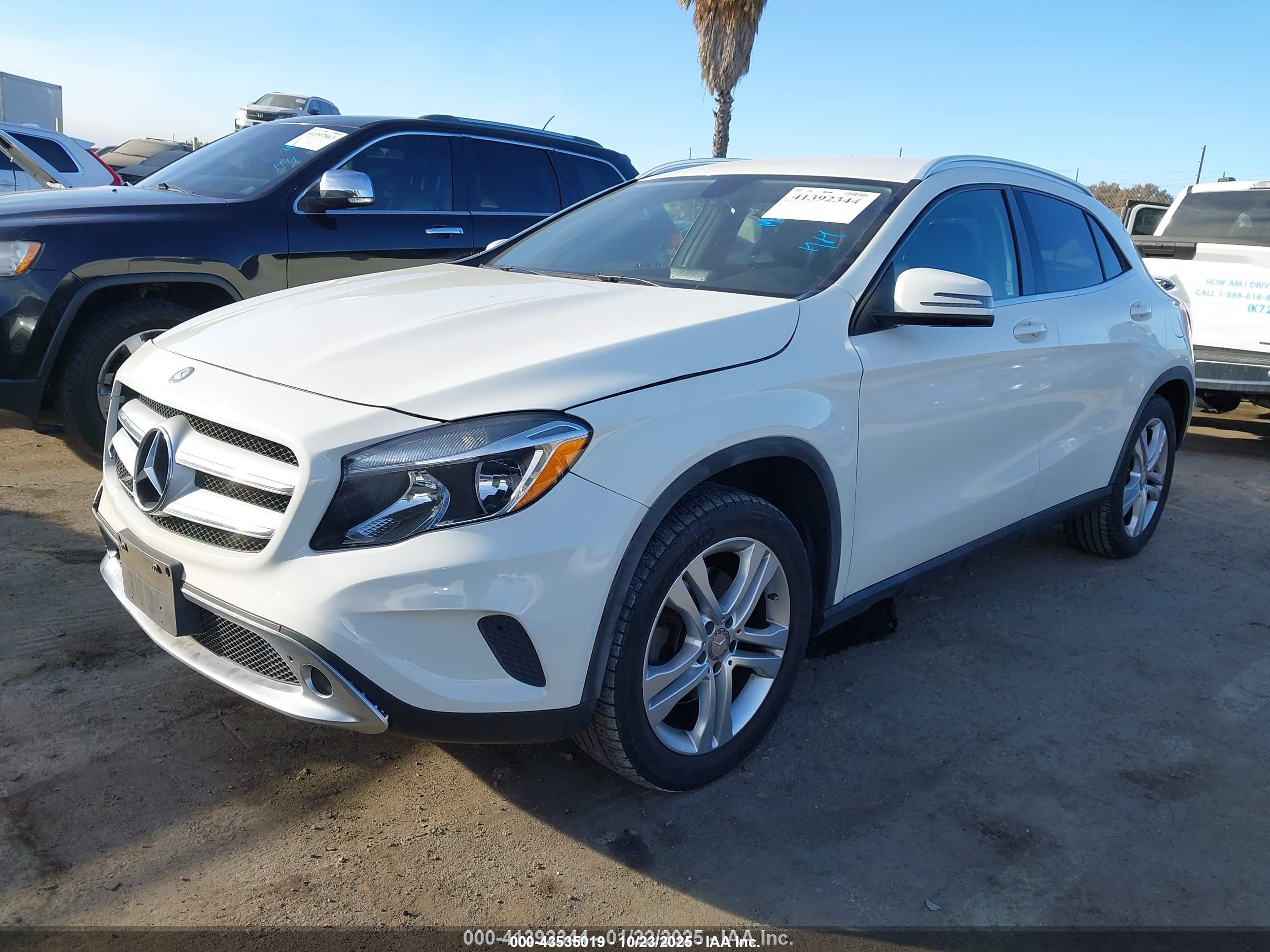 MERCEDES-BENZ GLA image 2
