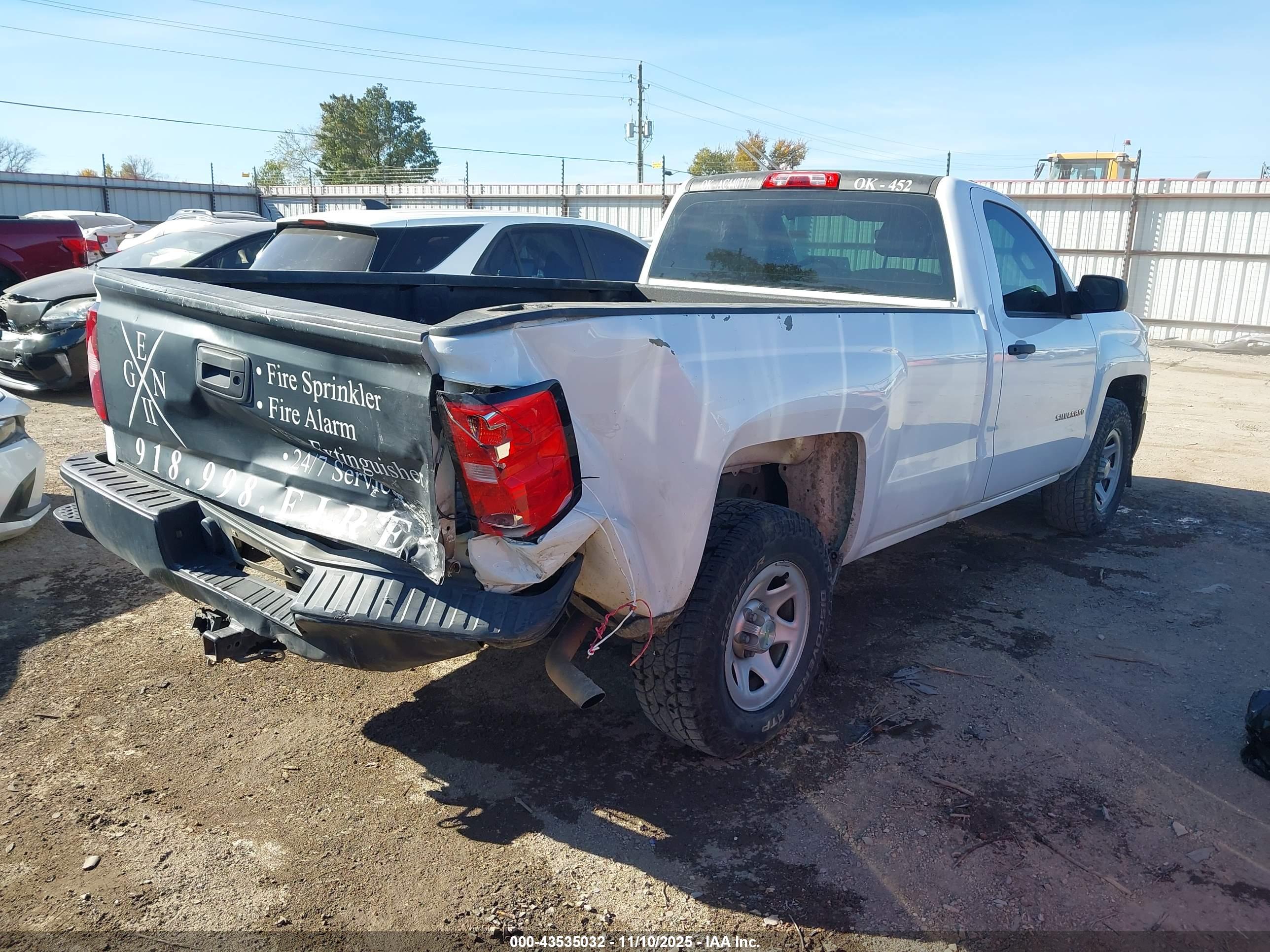 CHEVROLET SILVERADO image 4