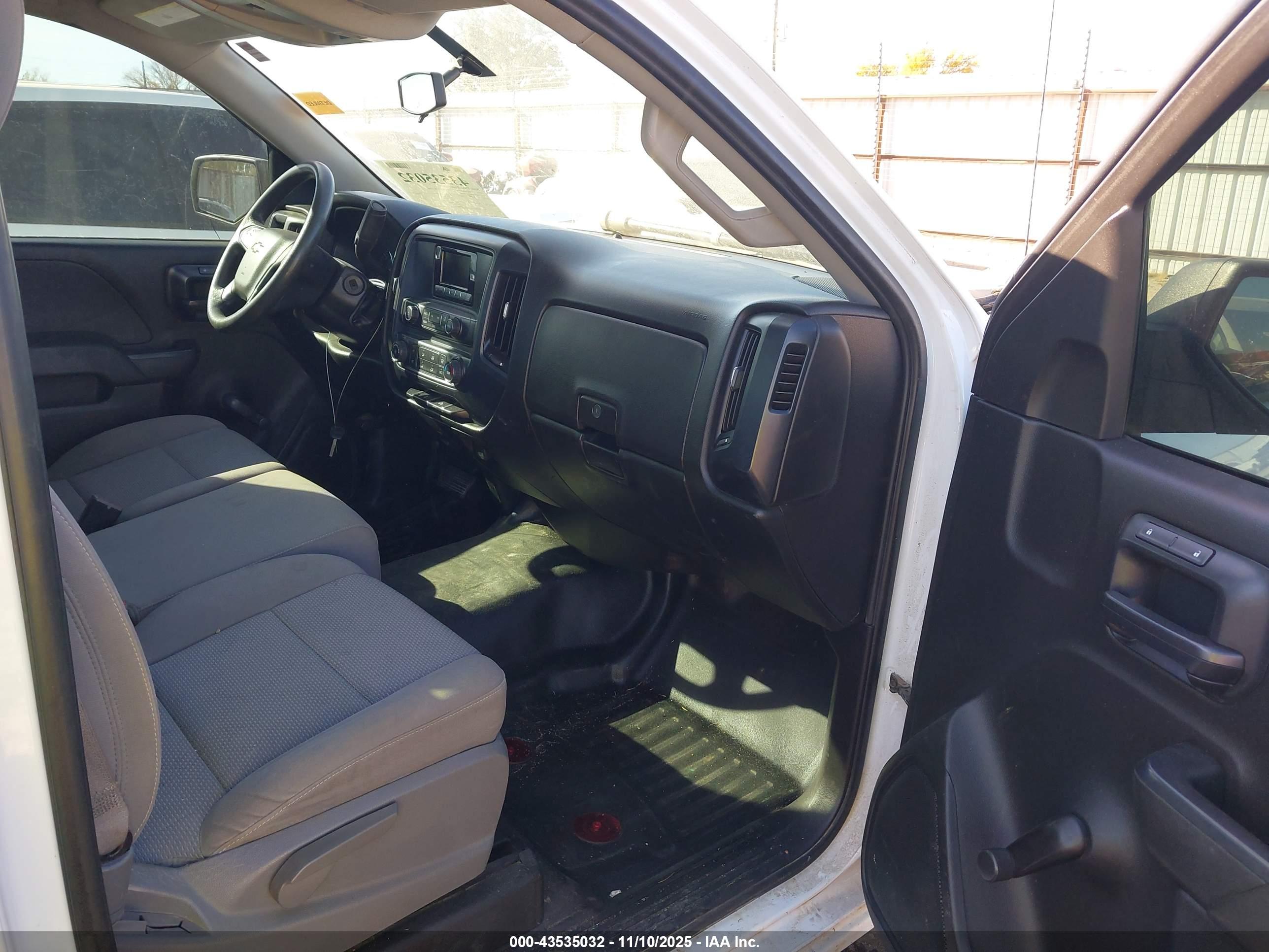 CHEVROLET SILVERADO image 5