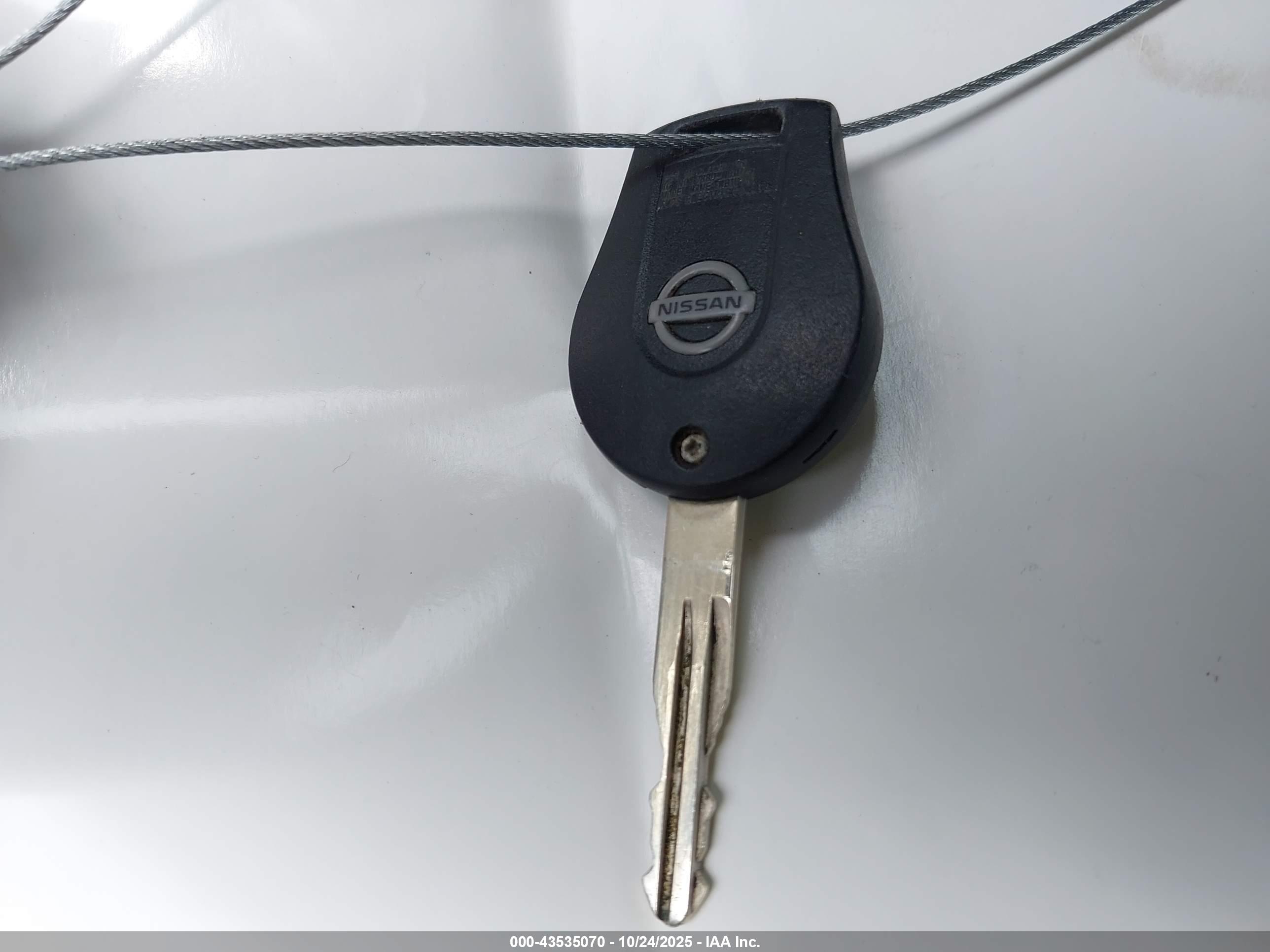 NISSAN ROGUE image 11