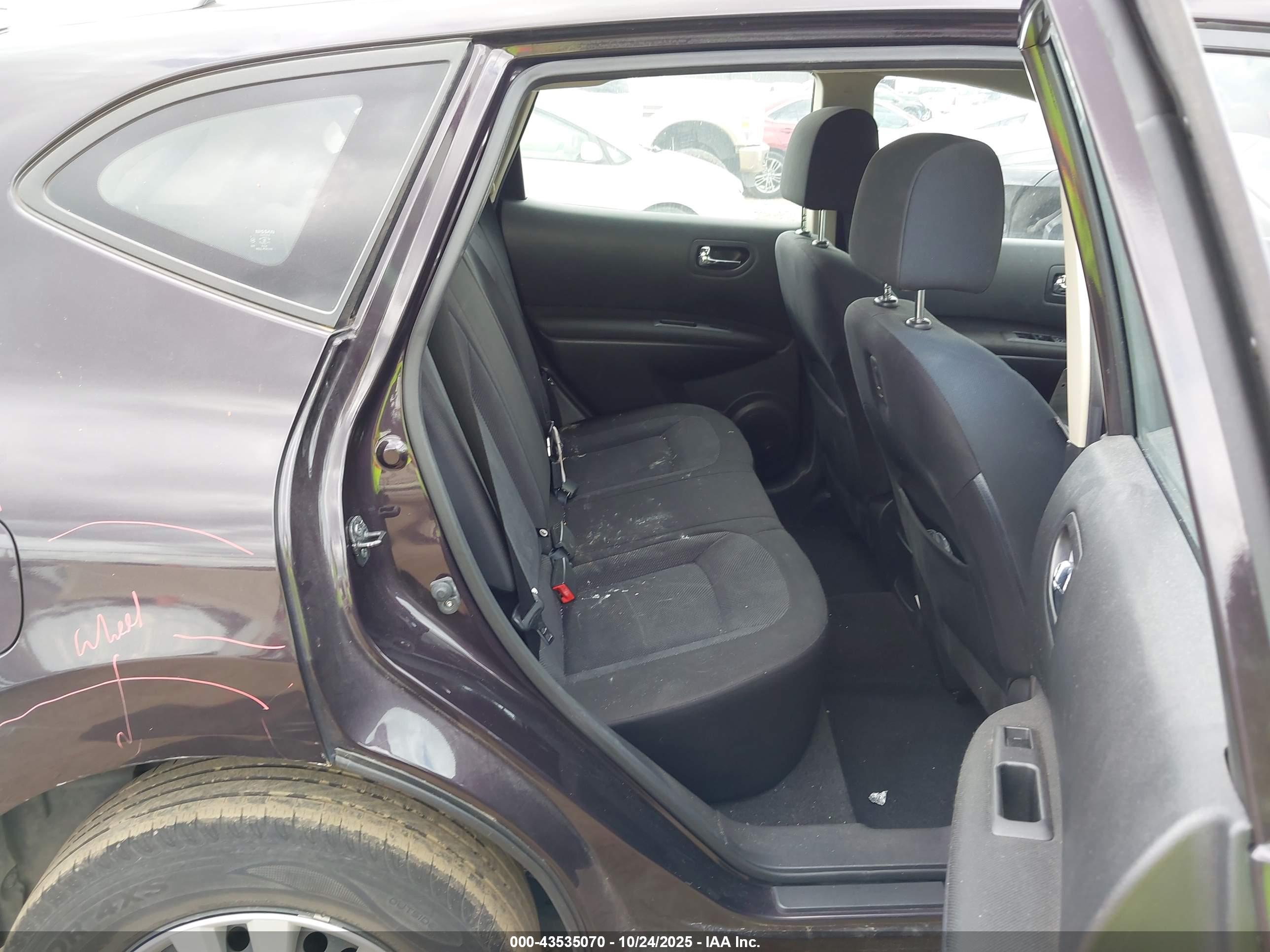 NISSAN ROGUE image 8