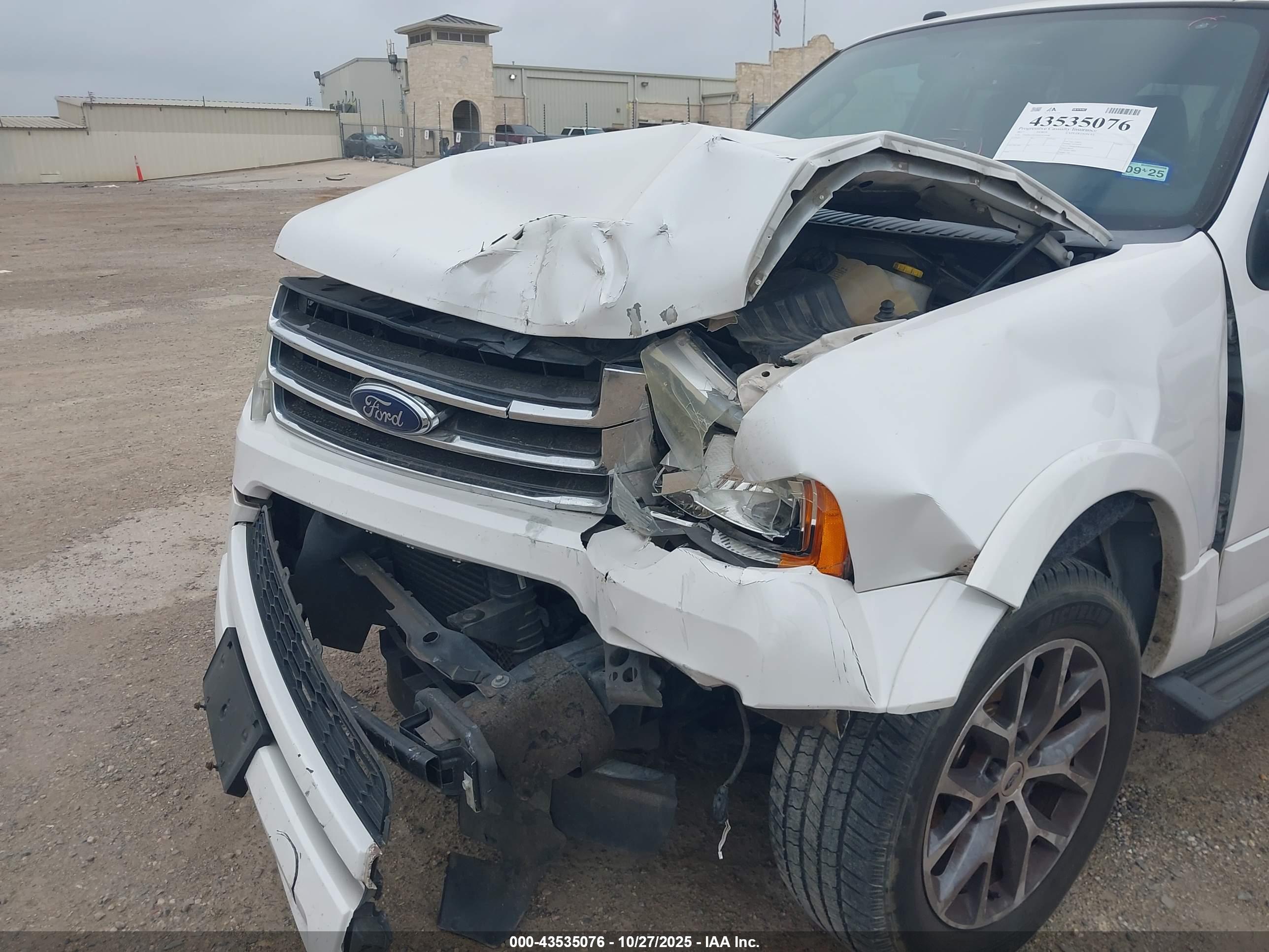 FORD EXPEDITION image 6