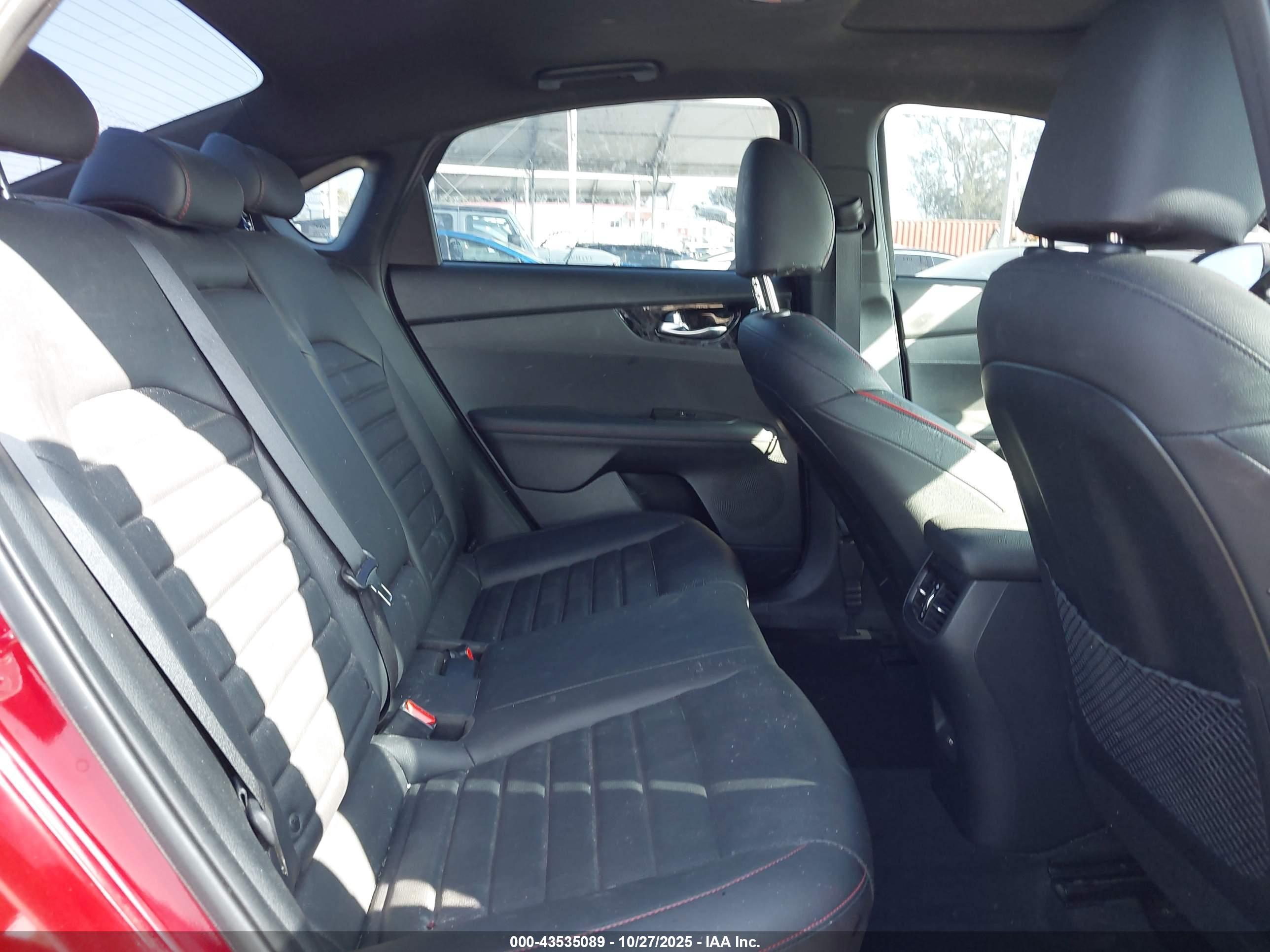 KIA FORTE image 8