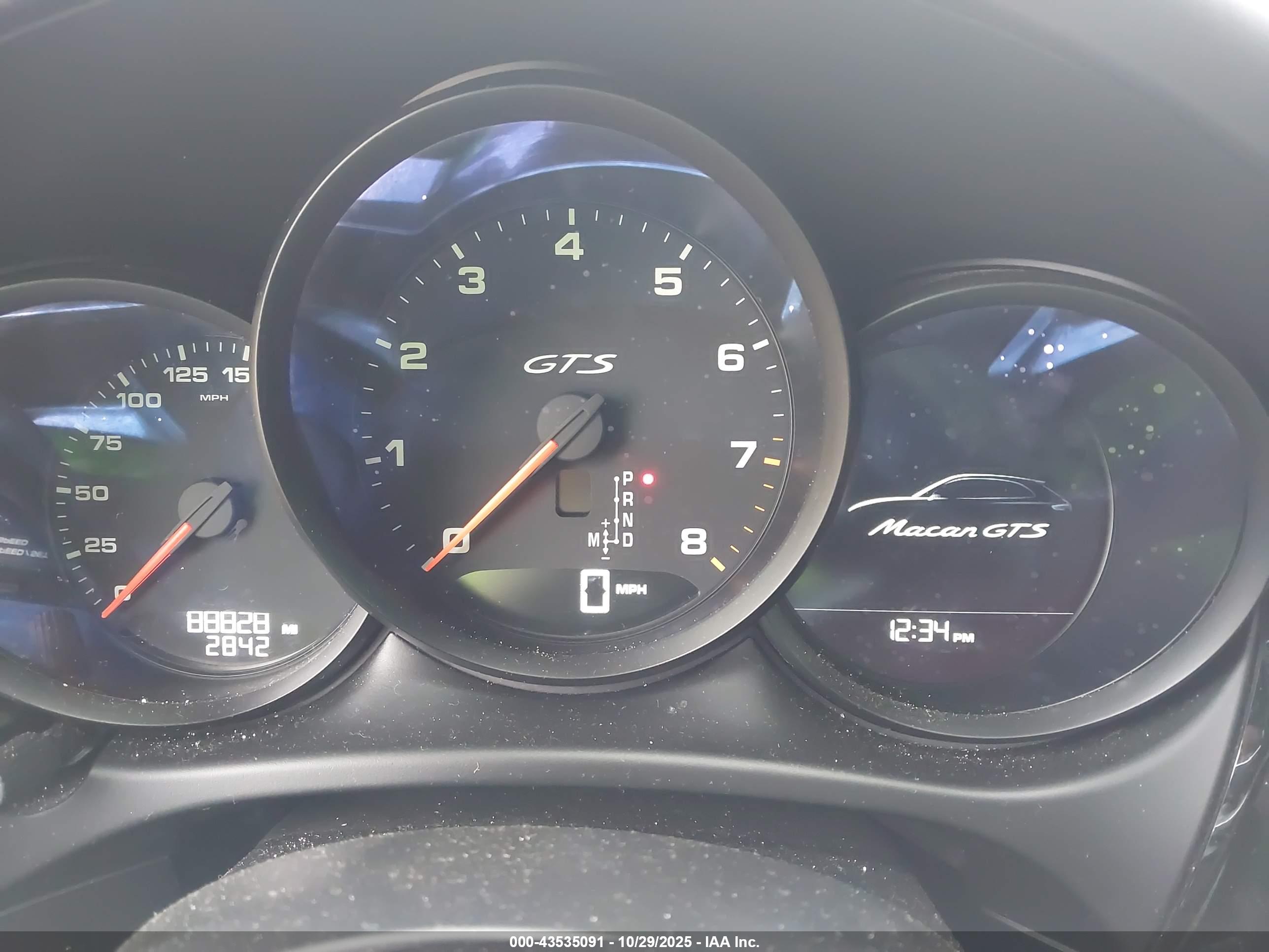 PORSCHE MACAN image 7