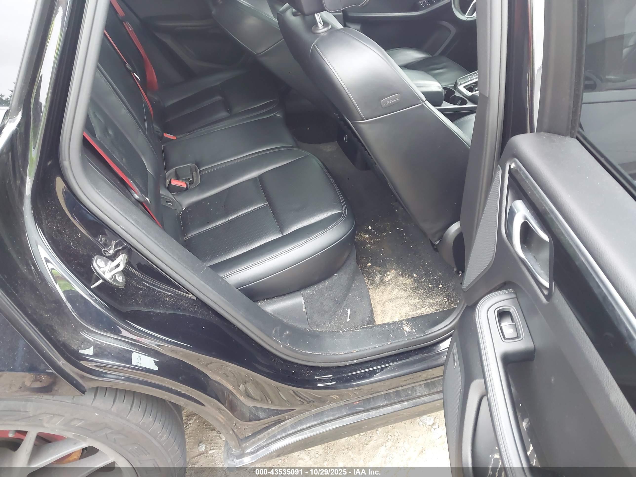 PORSCHE MACAN image 8