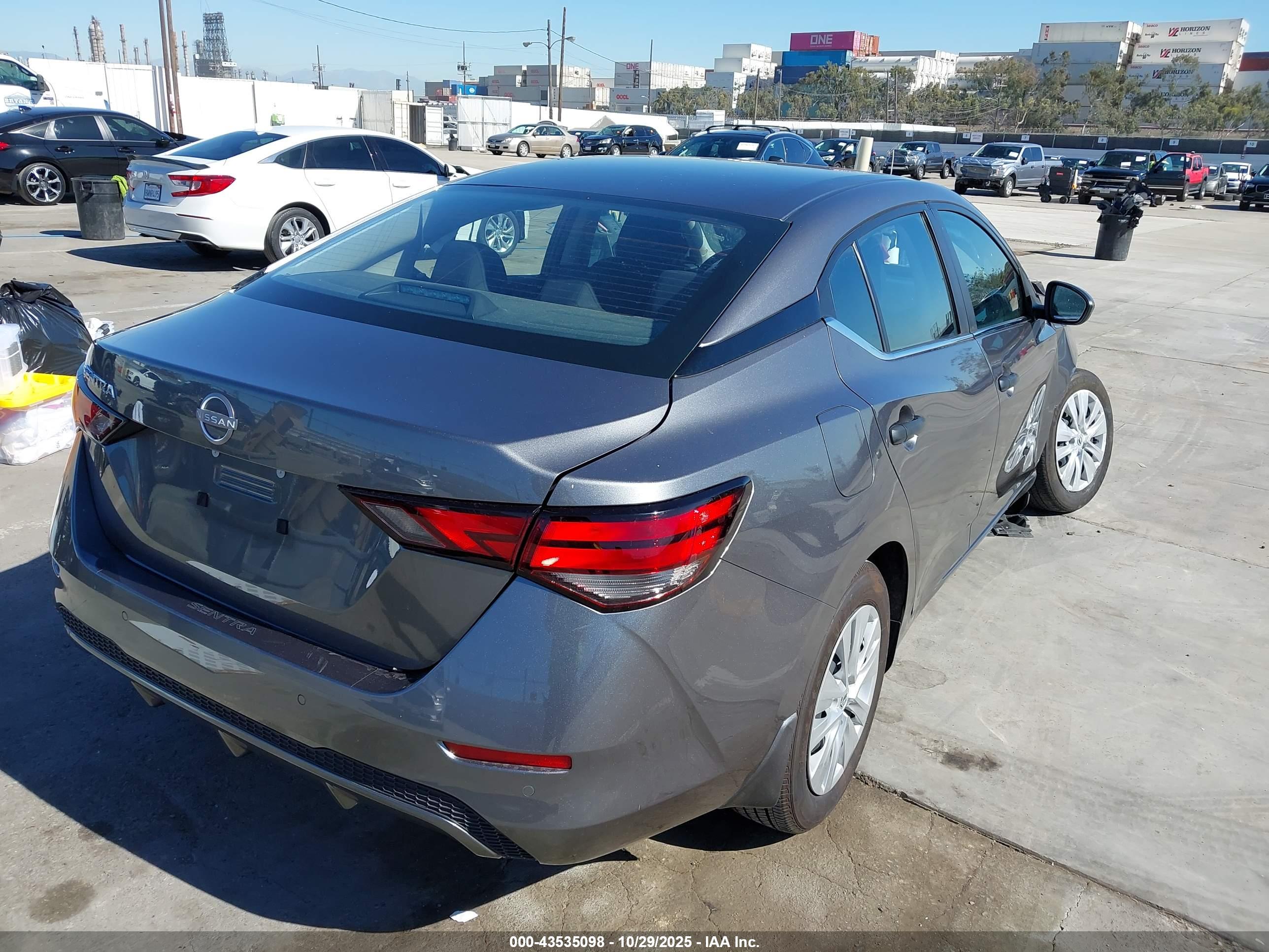 NISSAN SENTRA image 4