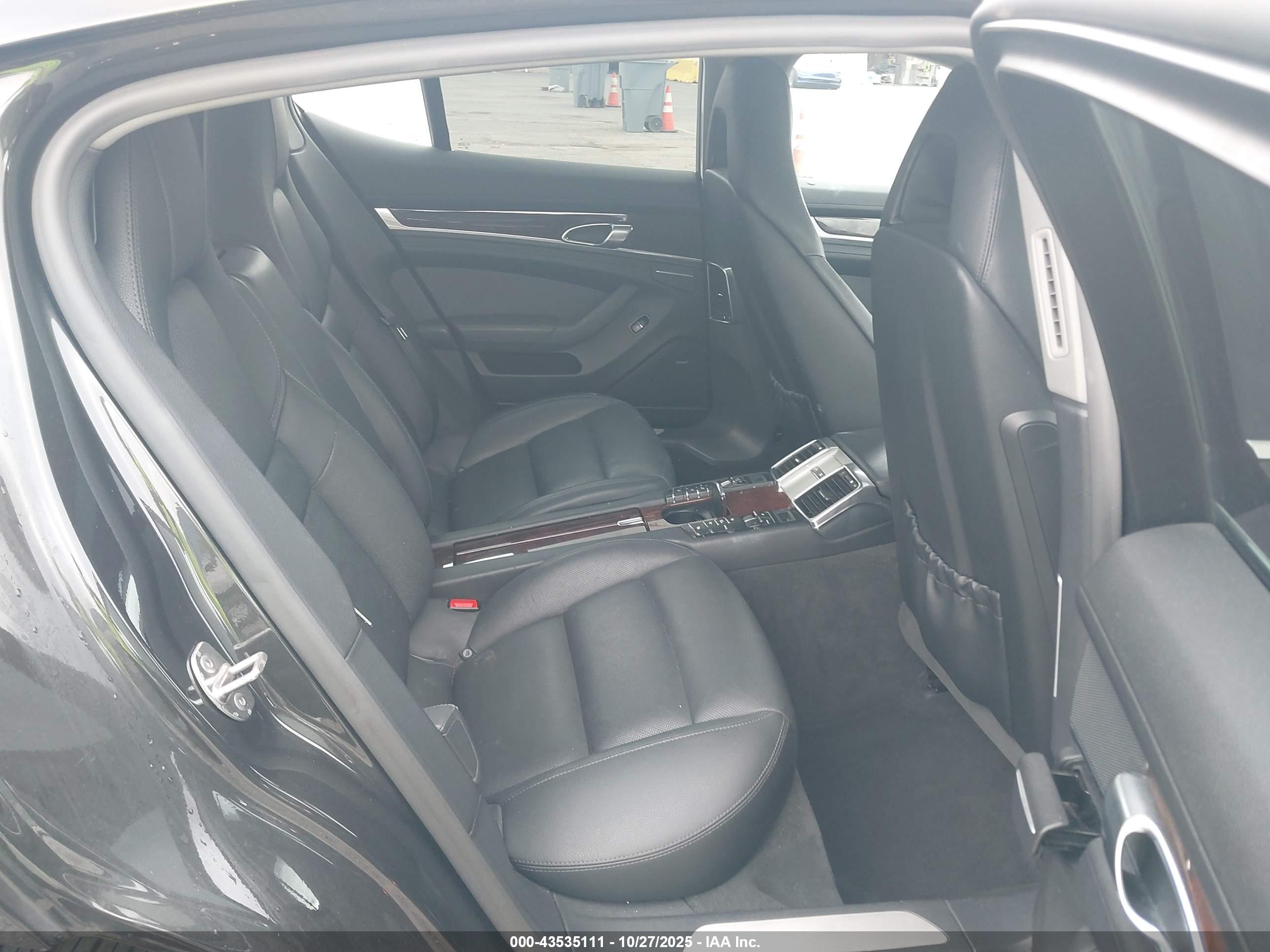 PORSCHE PANAMERA image 8