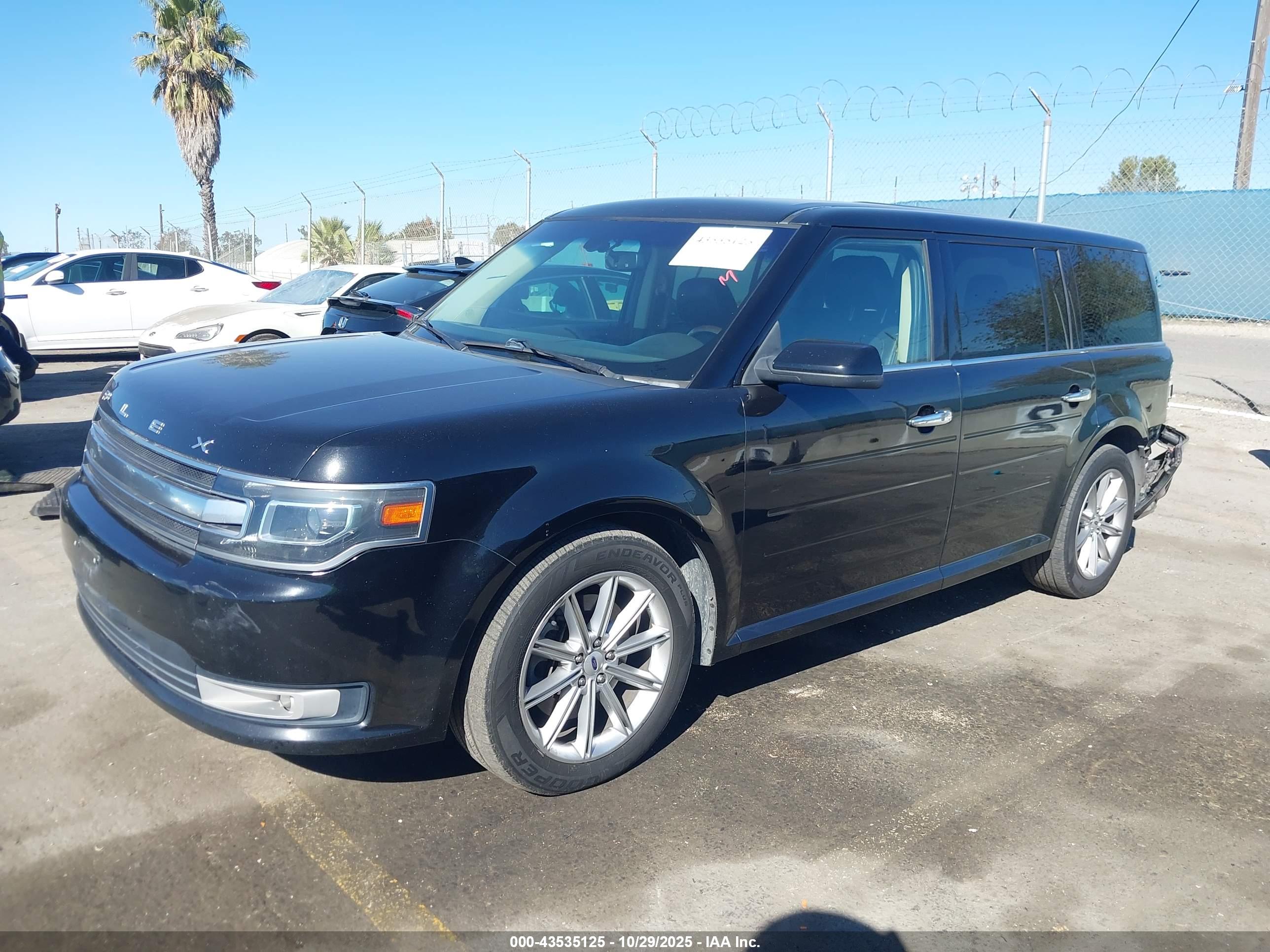 FORD FLEX image 2