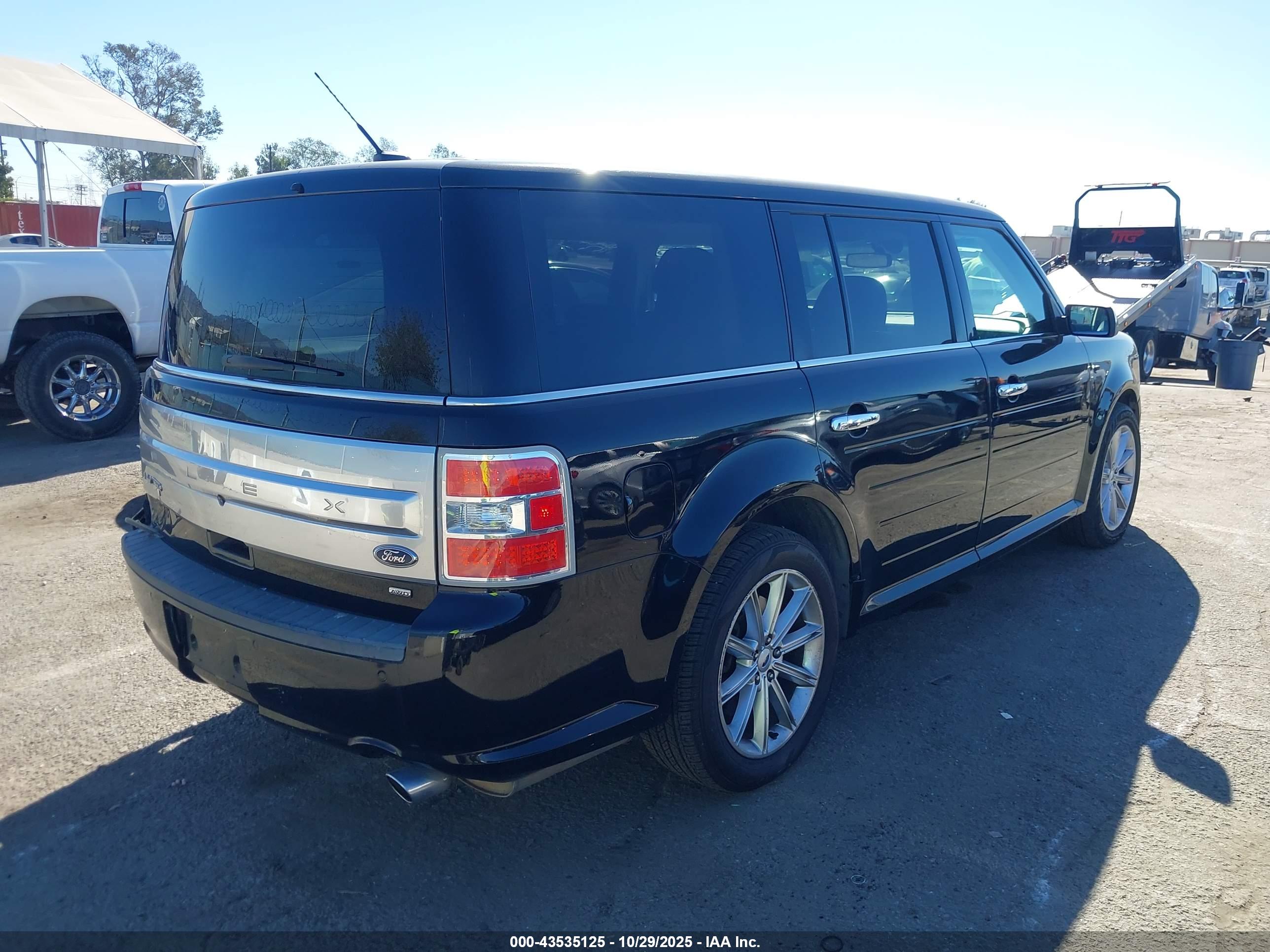 FORD FLEX image 4