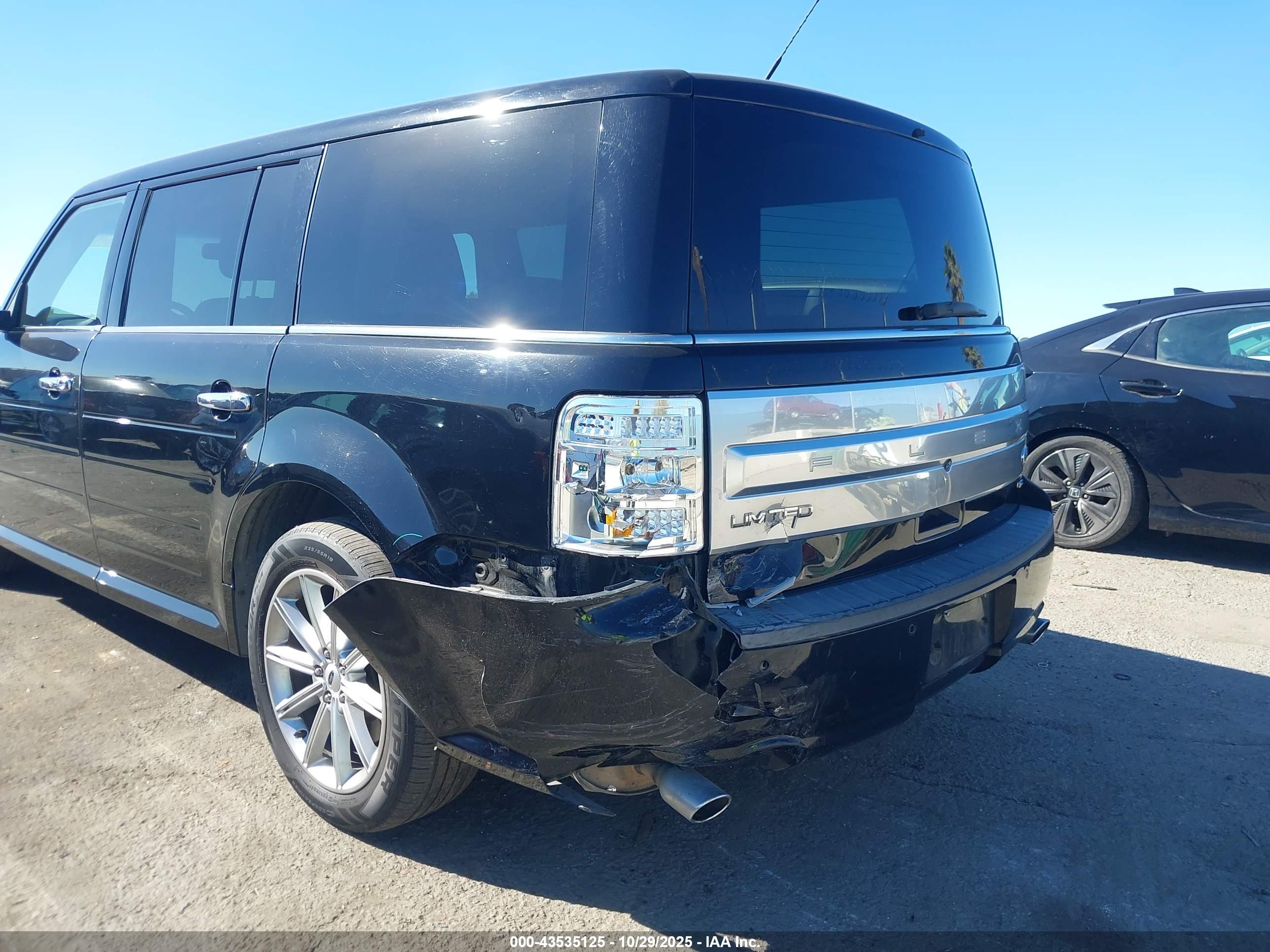 FORD FLEX image 6