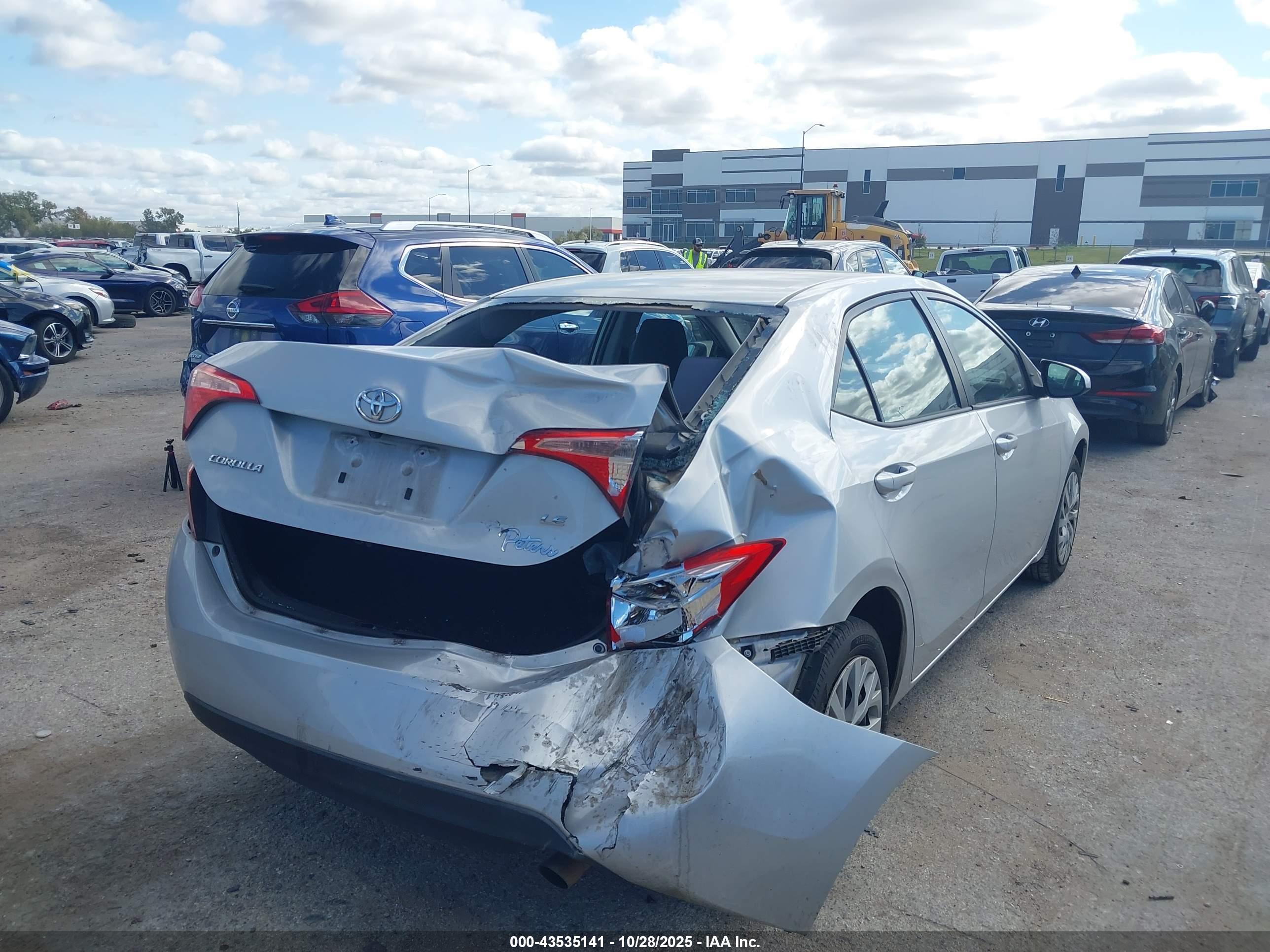 TOYOTA COROLLA image 4
