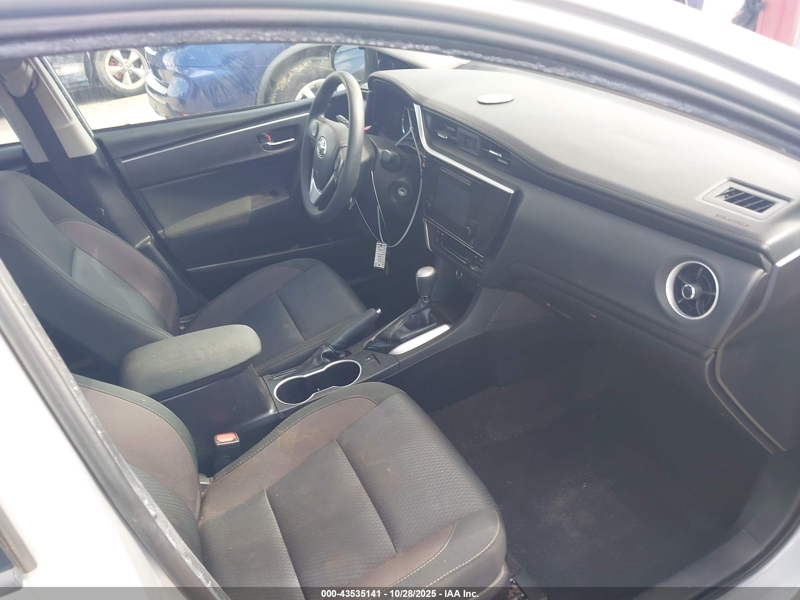 TOYOTA COROLLA image 5